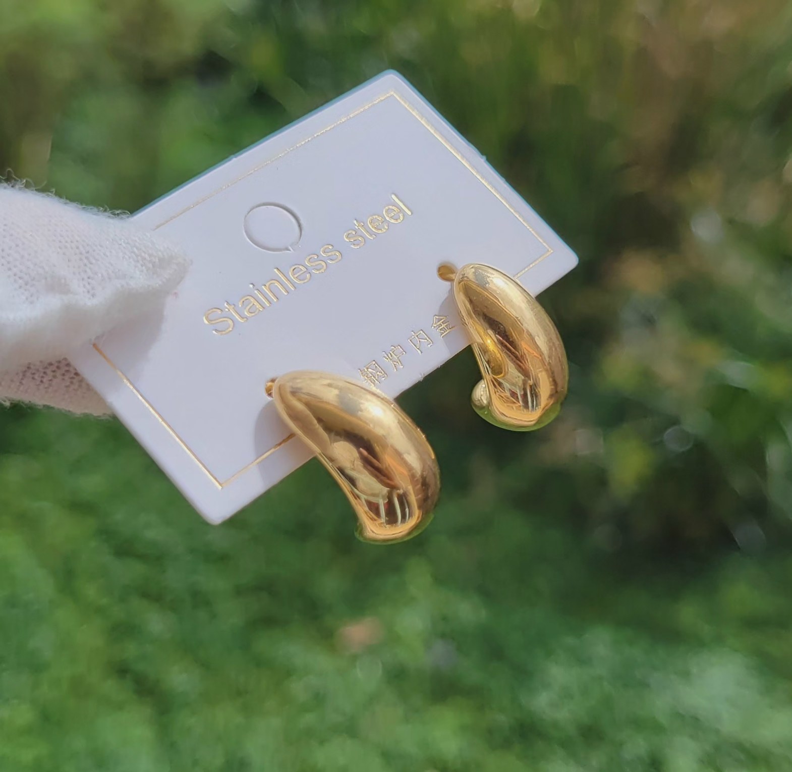 Hoop earrings  image