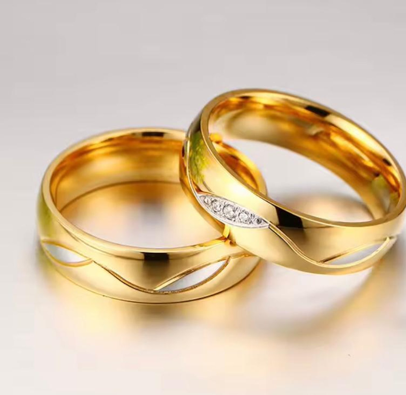 The Gilded Crest Couple Band Set image