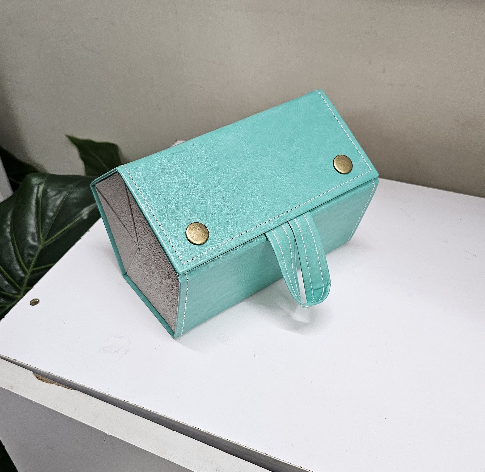 Sunglasses organizers  image
