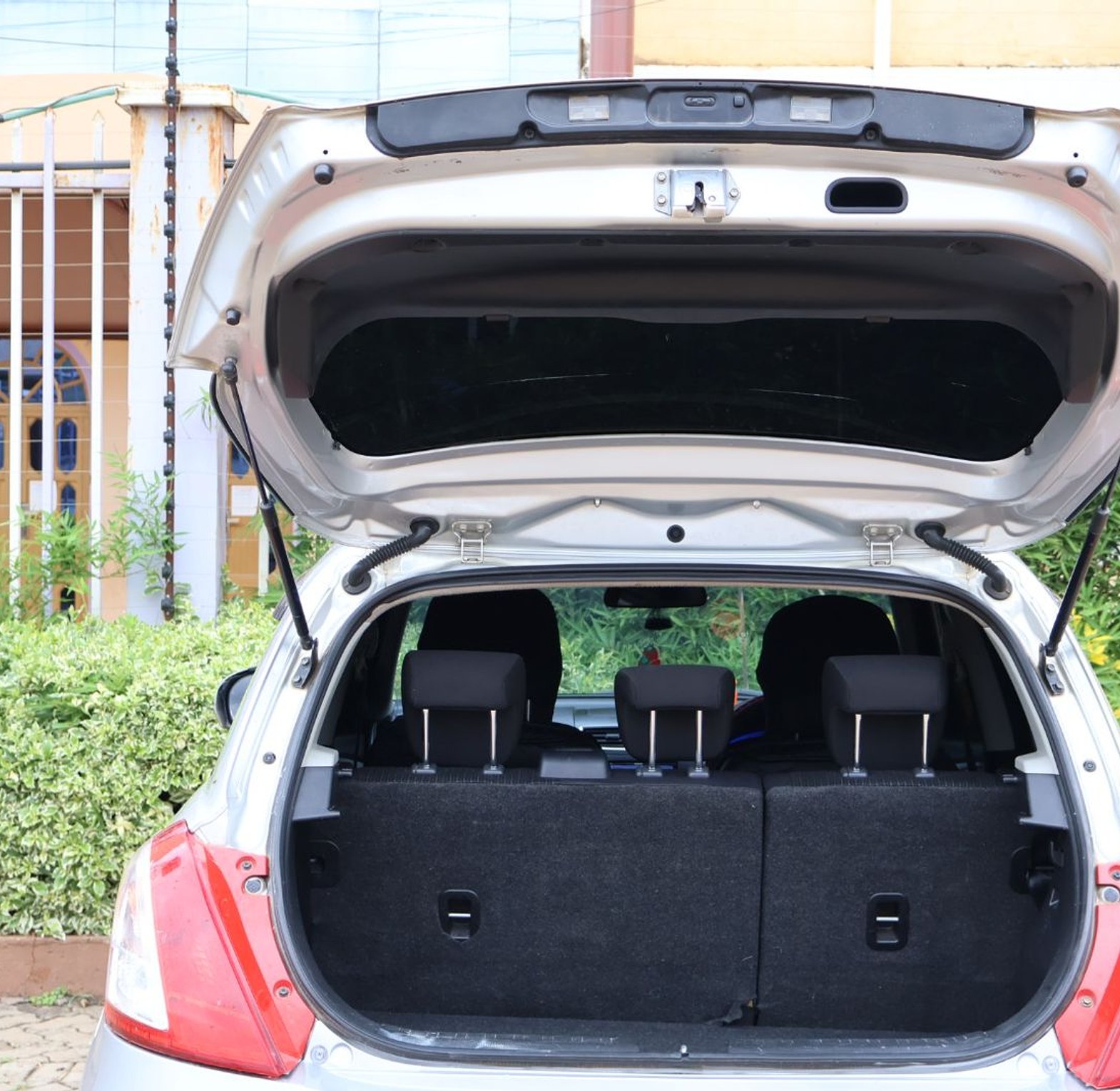 Suzuki Swift KDG, YOM 2014 Model, Automatic, Rating 1300cc image