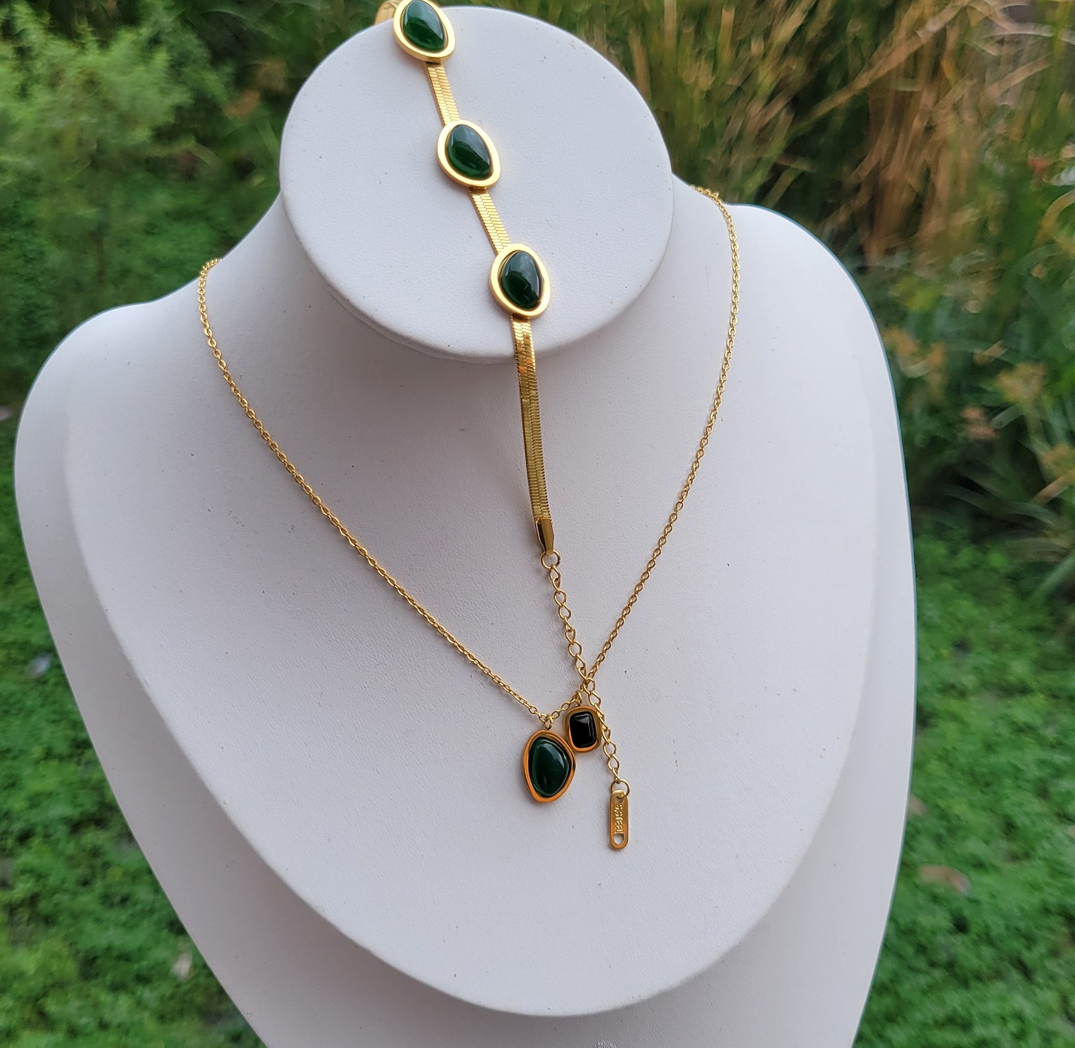 Double pendant set image