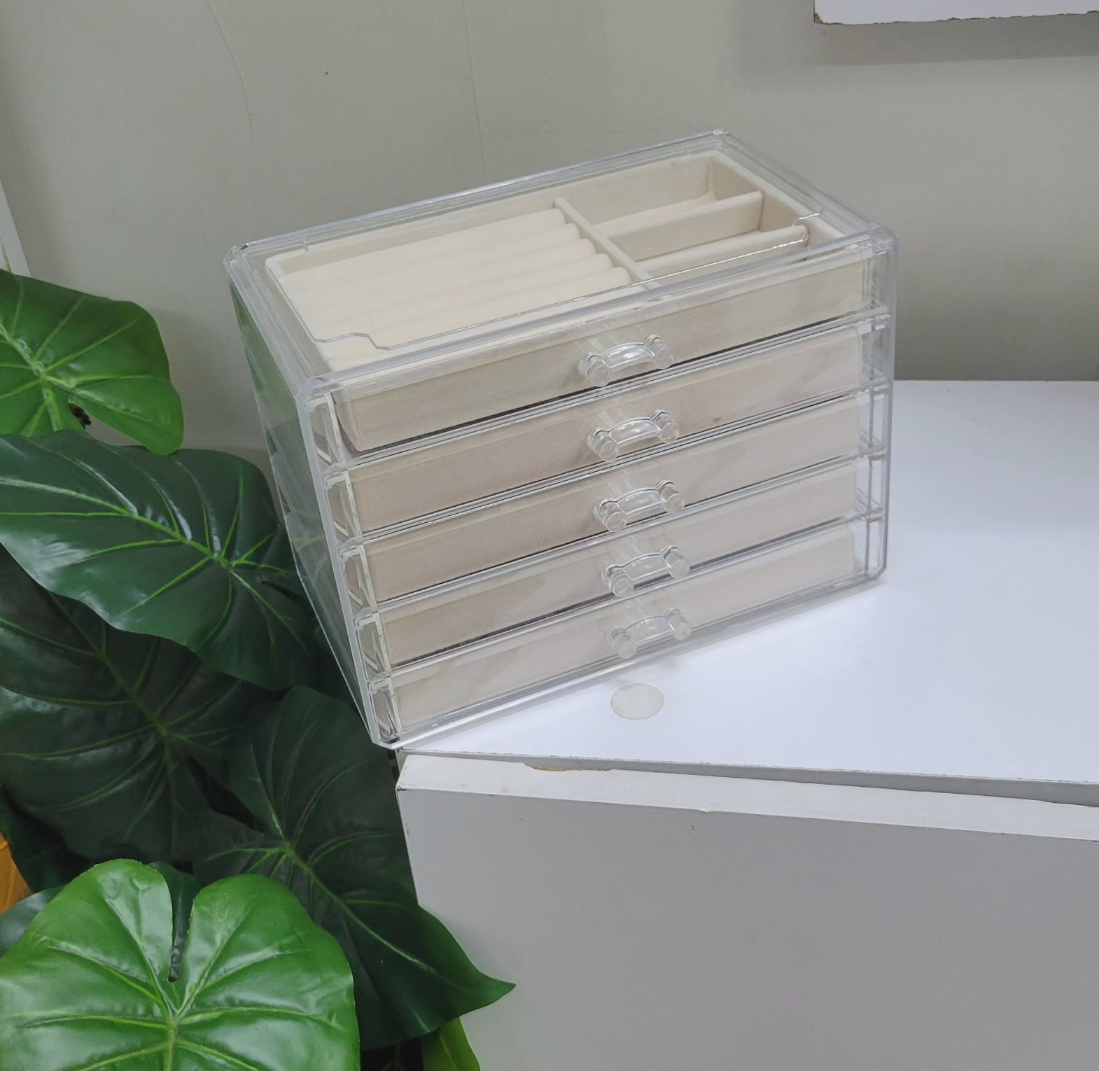 Acrylic organizer  image