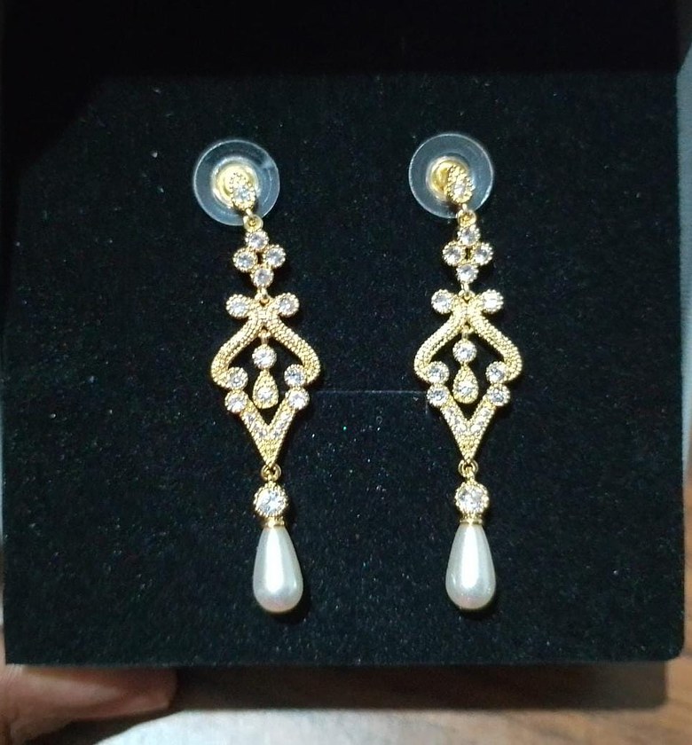Elegant cubic Zirconia pearl earring  image
