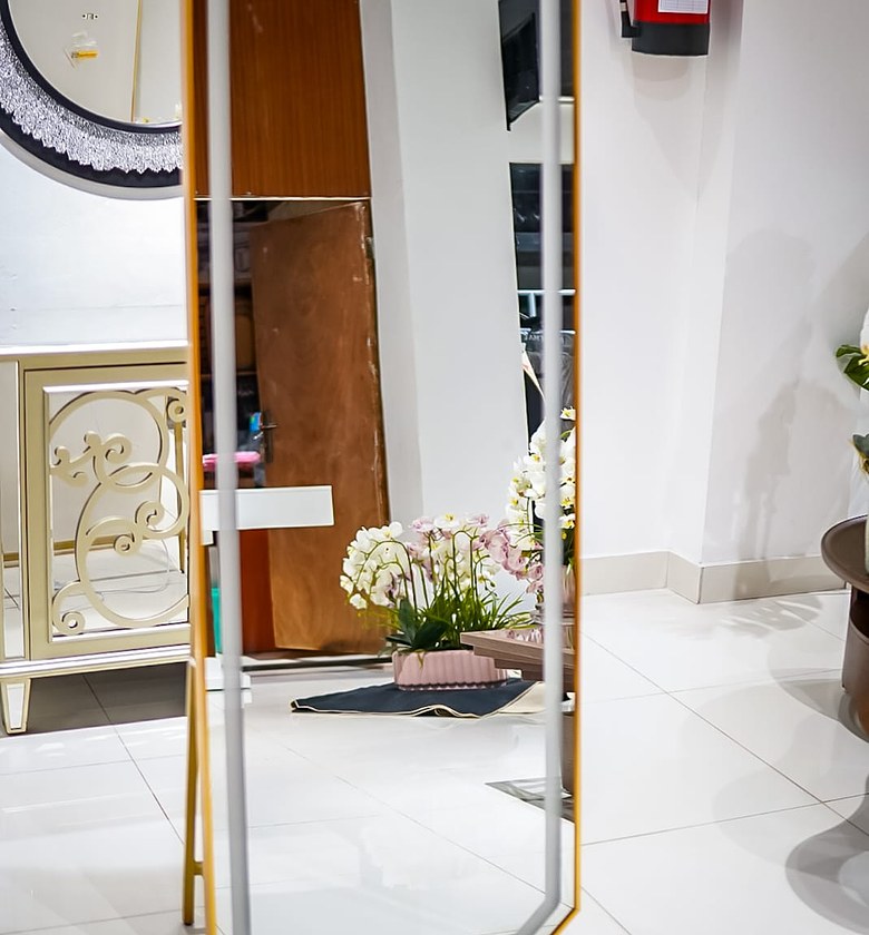 Mirror with Led image