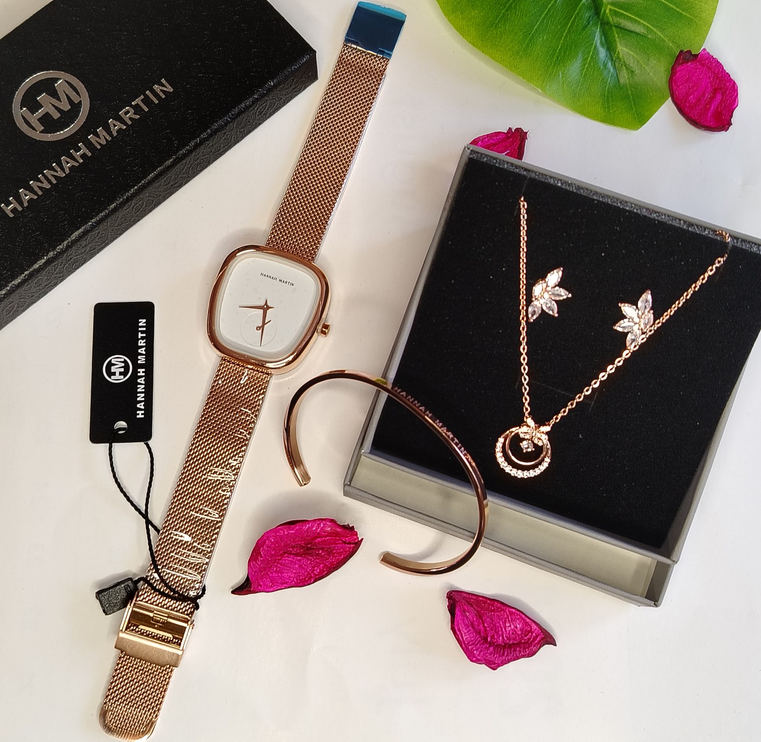 Rose gold watch and jewelry set image
