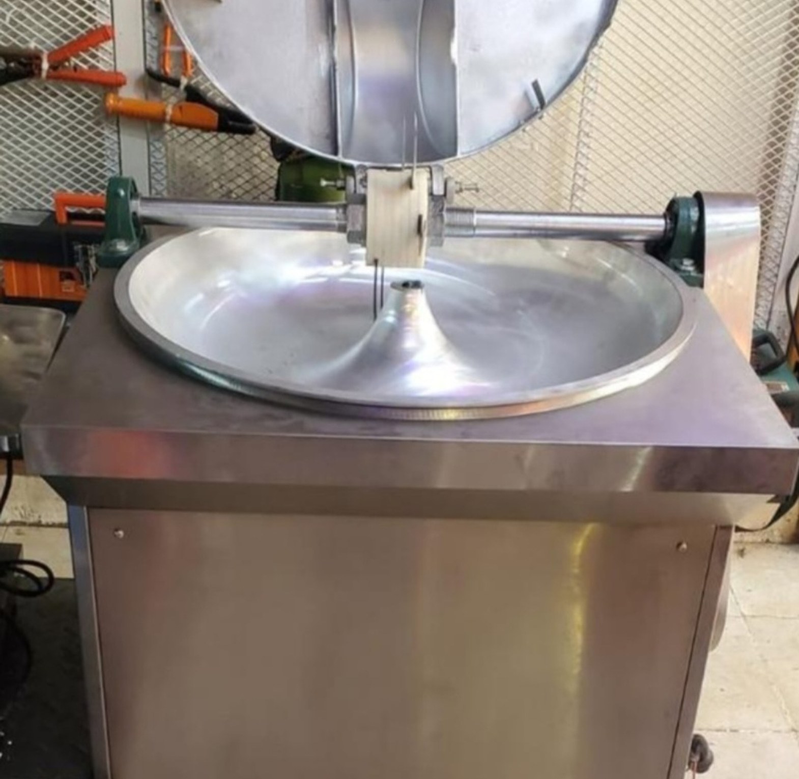 Commercial vegetable cutter image