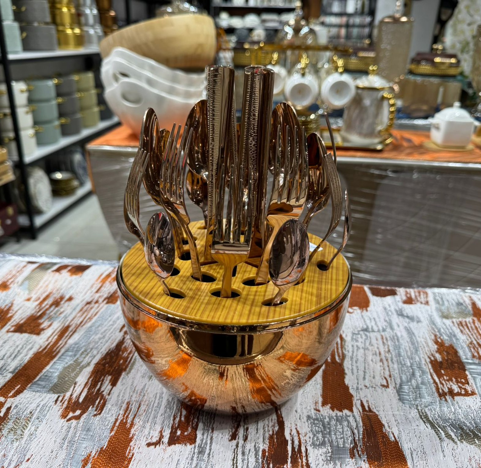 Egg shaped spoon image