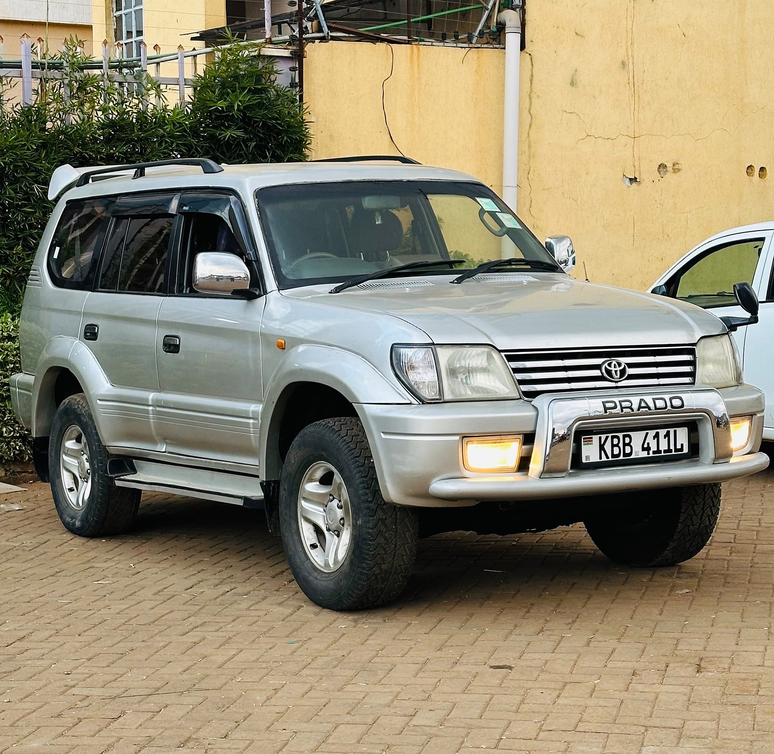 Toyota Landcruiser Prado KBB, YOM 2001 Model, Automatic, Rating 3000cc Diesel image