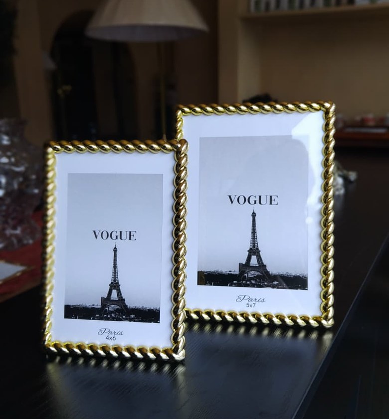 Gold Threaded metallic Photo frames image