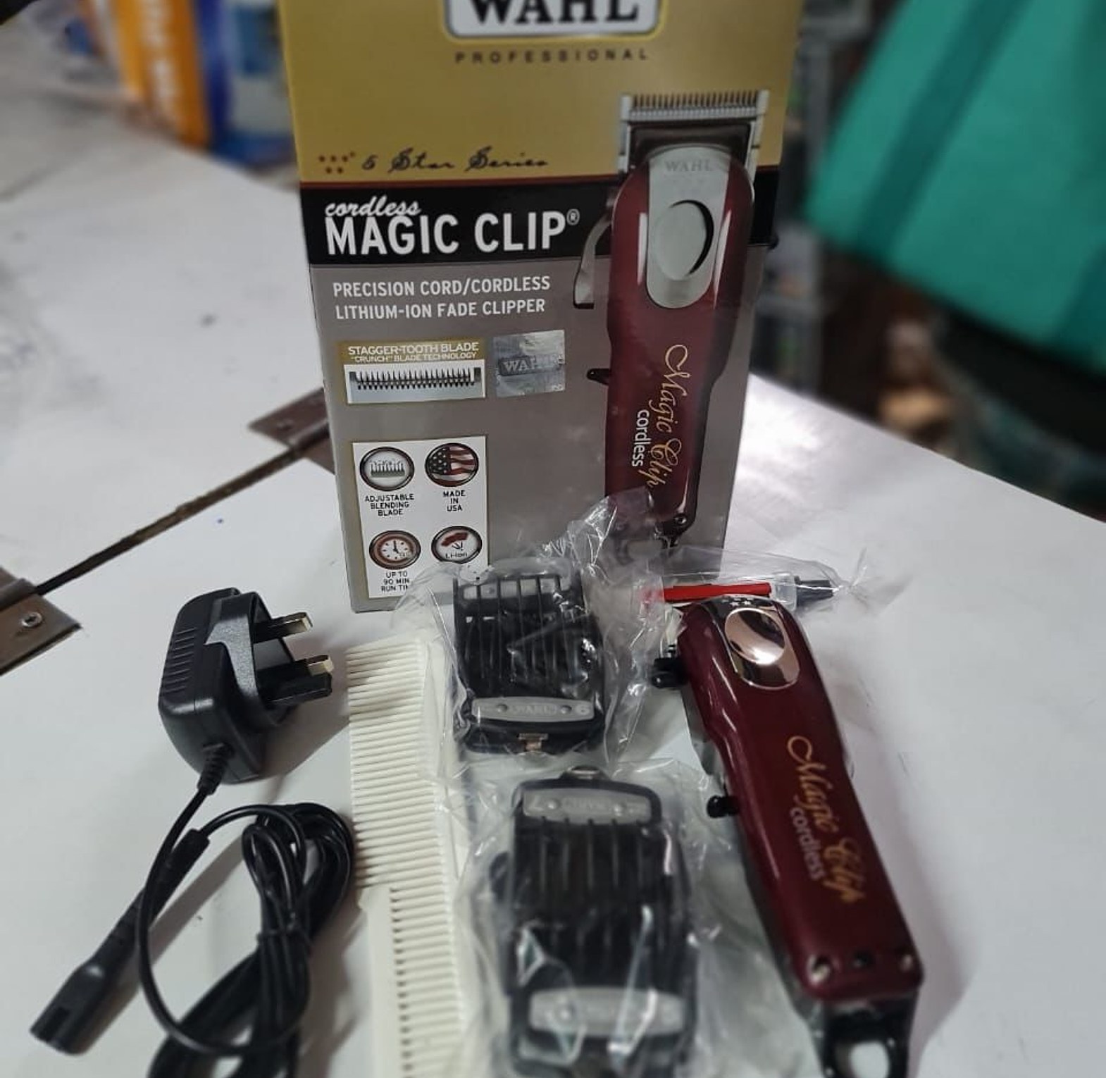 ELECTRIC SHAVER. Wahl Professional 5-Star Series Cord/Cordless Magic Clip Hair Clipper.  image