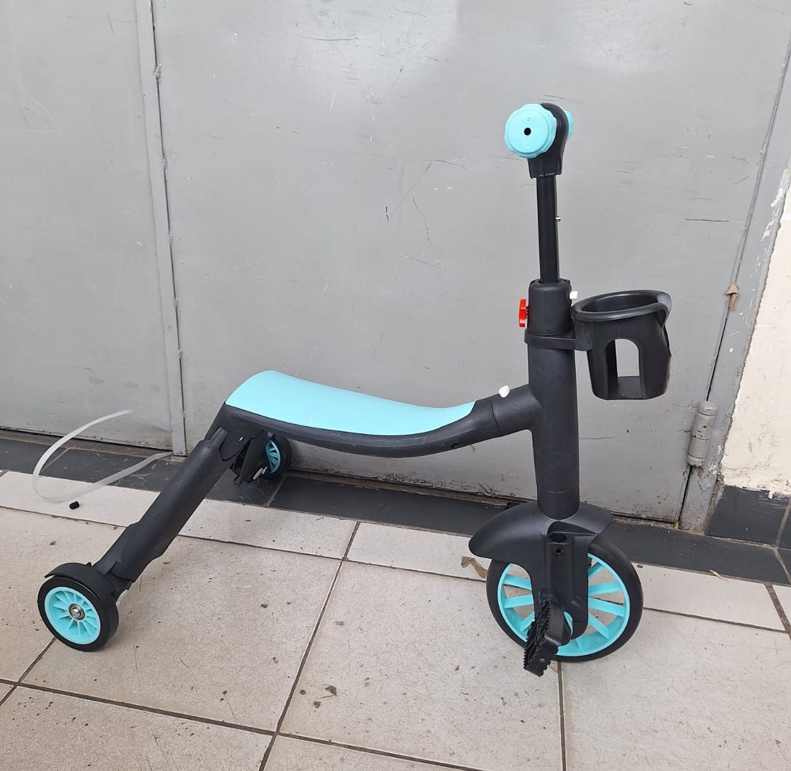 3-in-1 Convertible Kids Scooter & Tricycle. 3 in 1 Kids Scooter and Bike, Adjustable Toddler Balance Bike with Durable Plastic   or a 3-in-1 Baby Sliding Wheeled Children's Scooter image