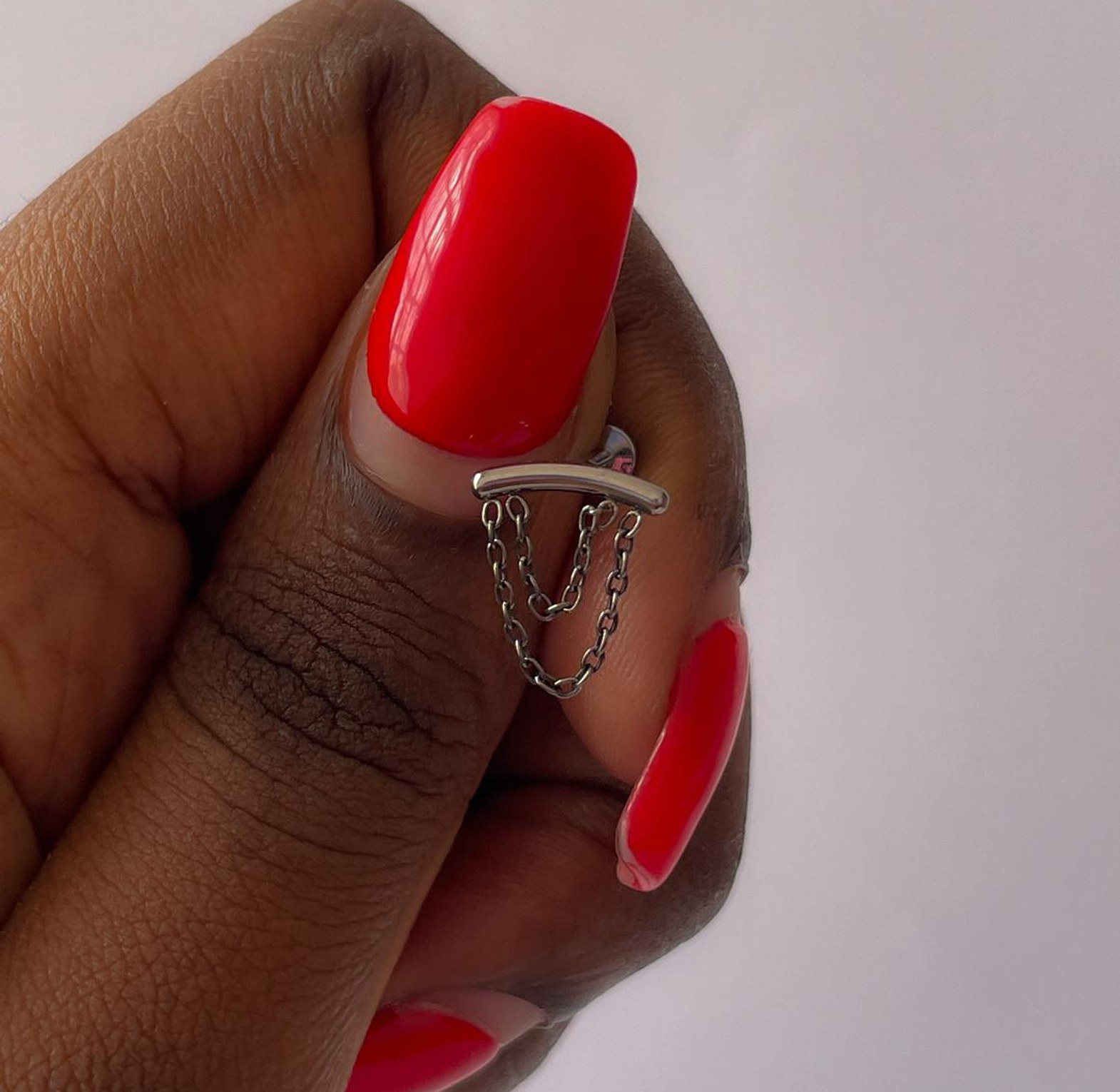 Golden Draped Chain Titanium Labret Stud image