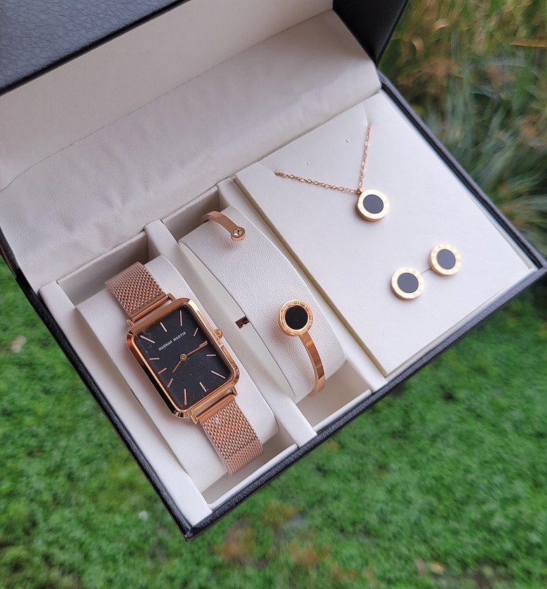 Watch set  image