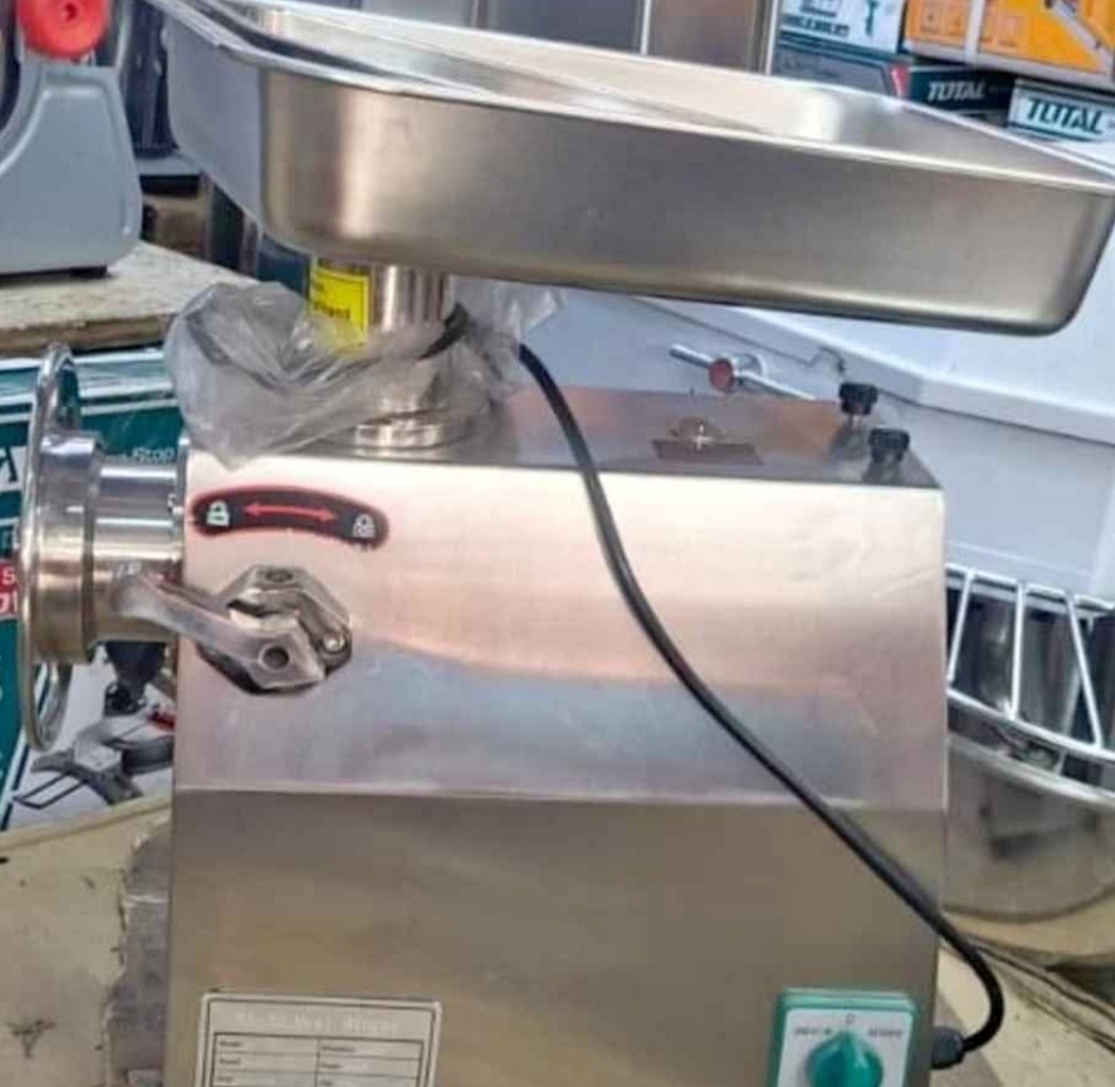 Electric meat mincer m22 with reverse gear image
