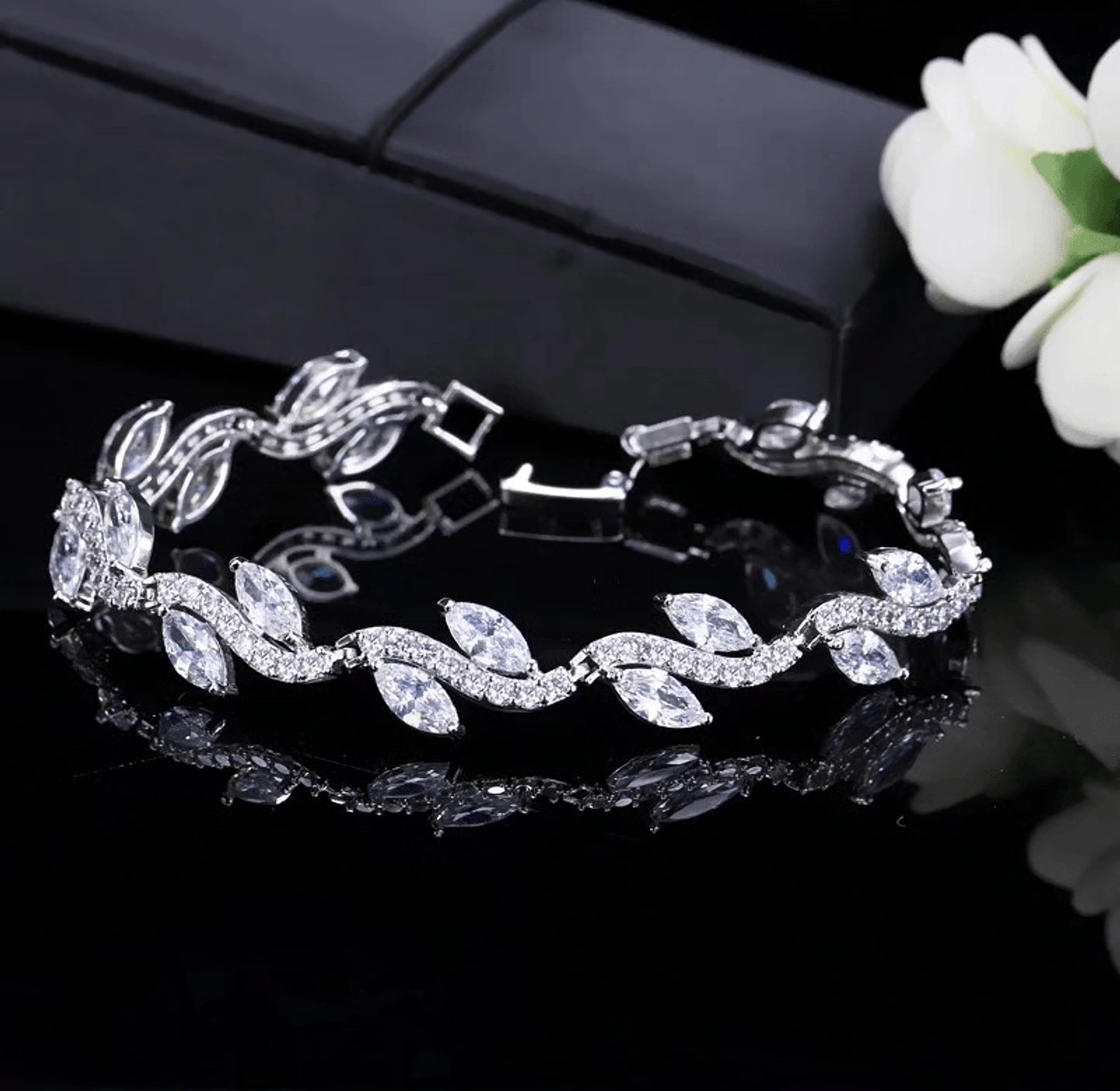 Leaf shapes Zirconia bracelets  image