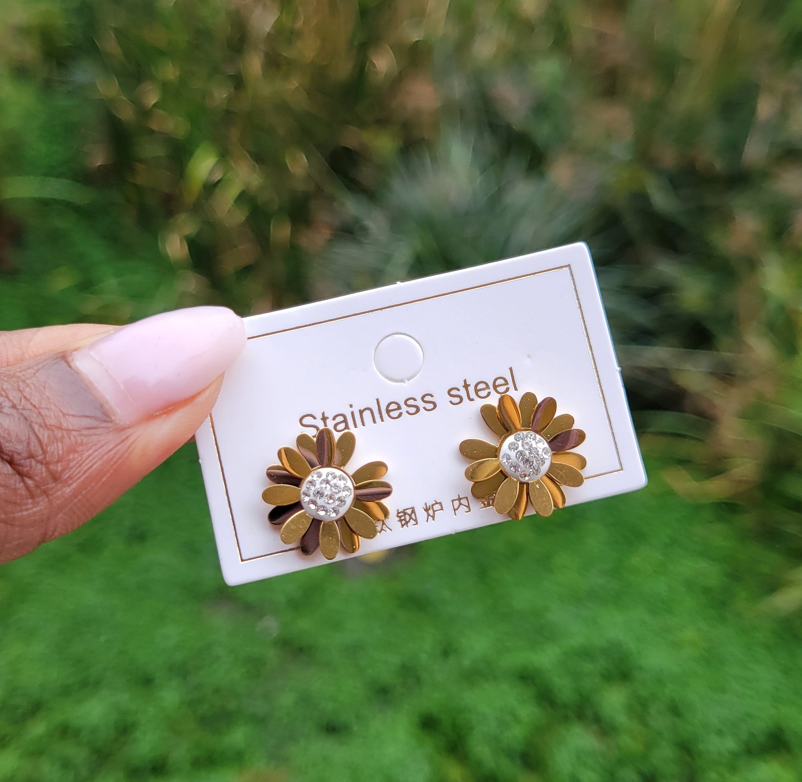 Sunflower stud image