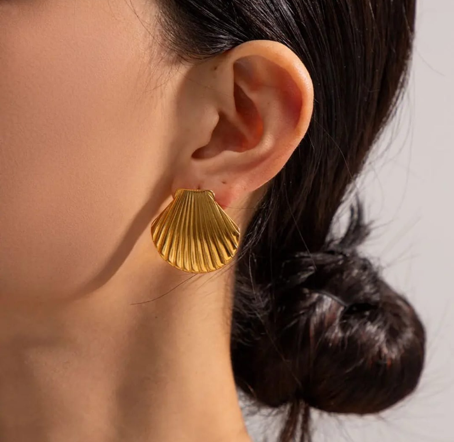 Shell earrings  image