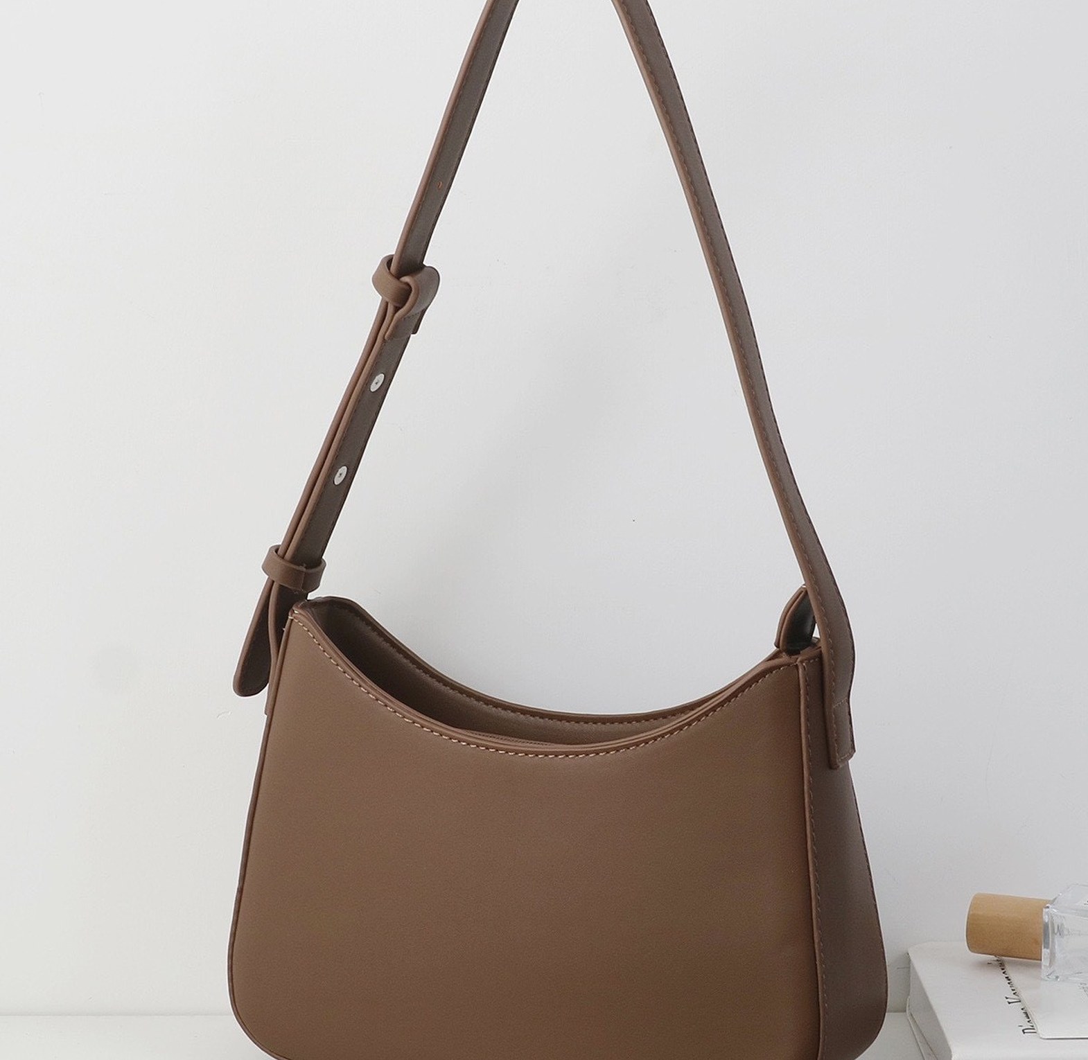 Elle shoulder bag image