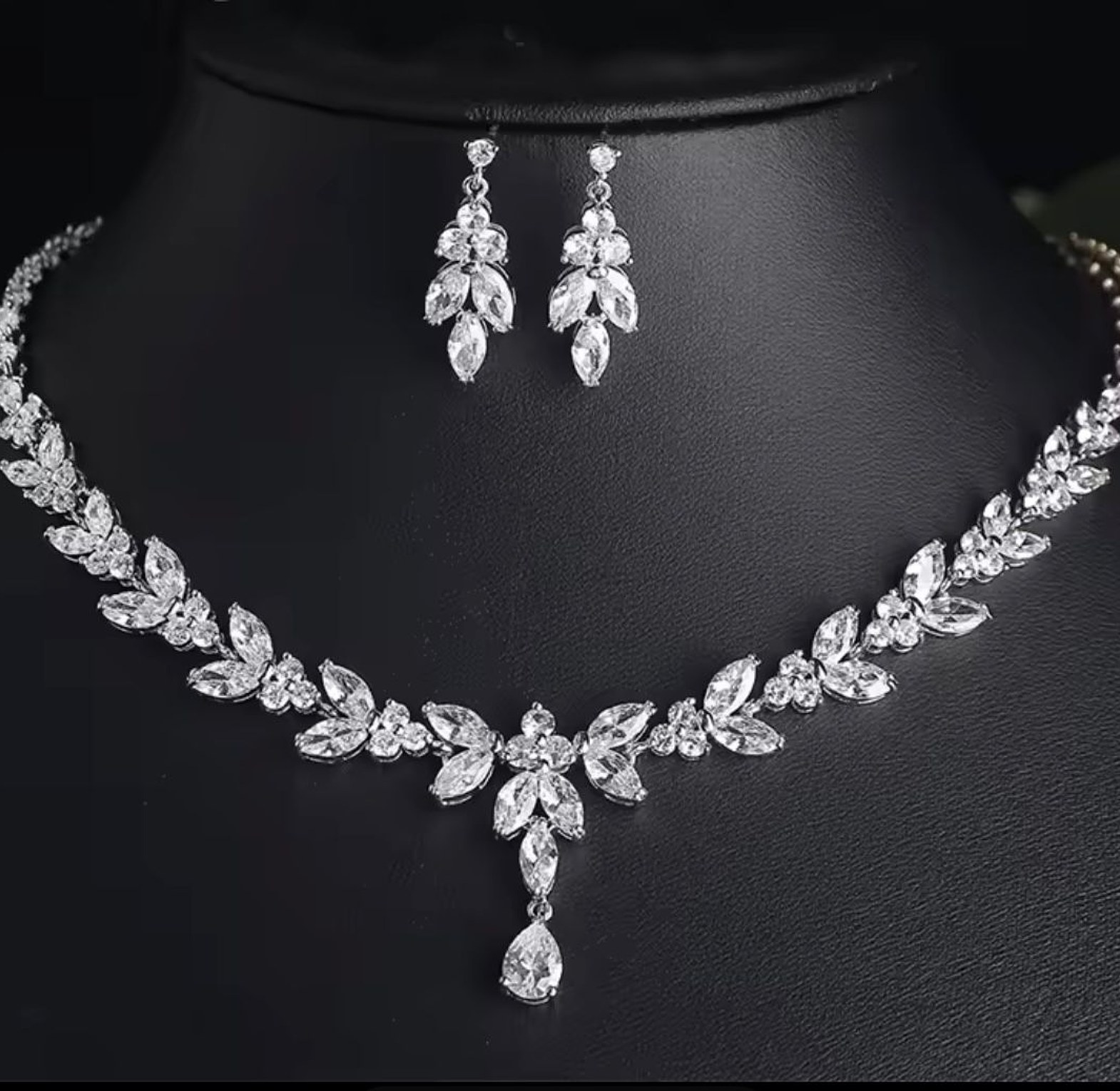 Crystal Garland Drop Set image