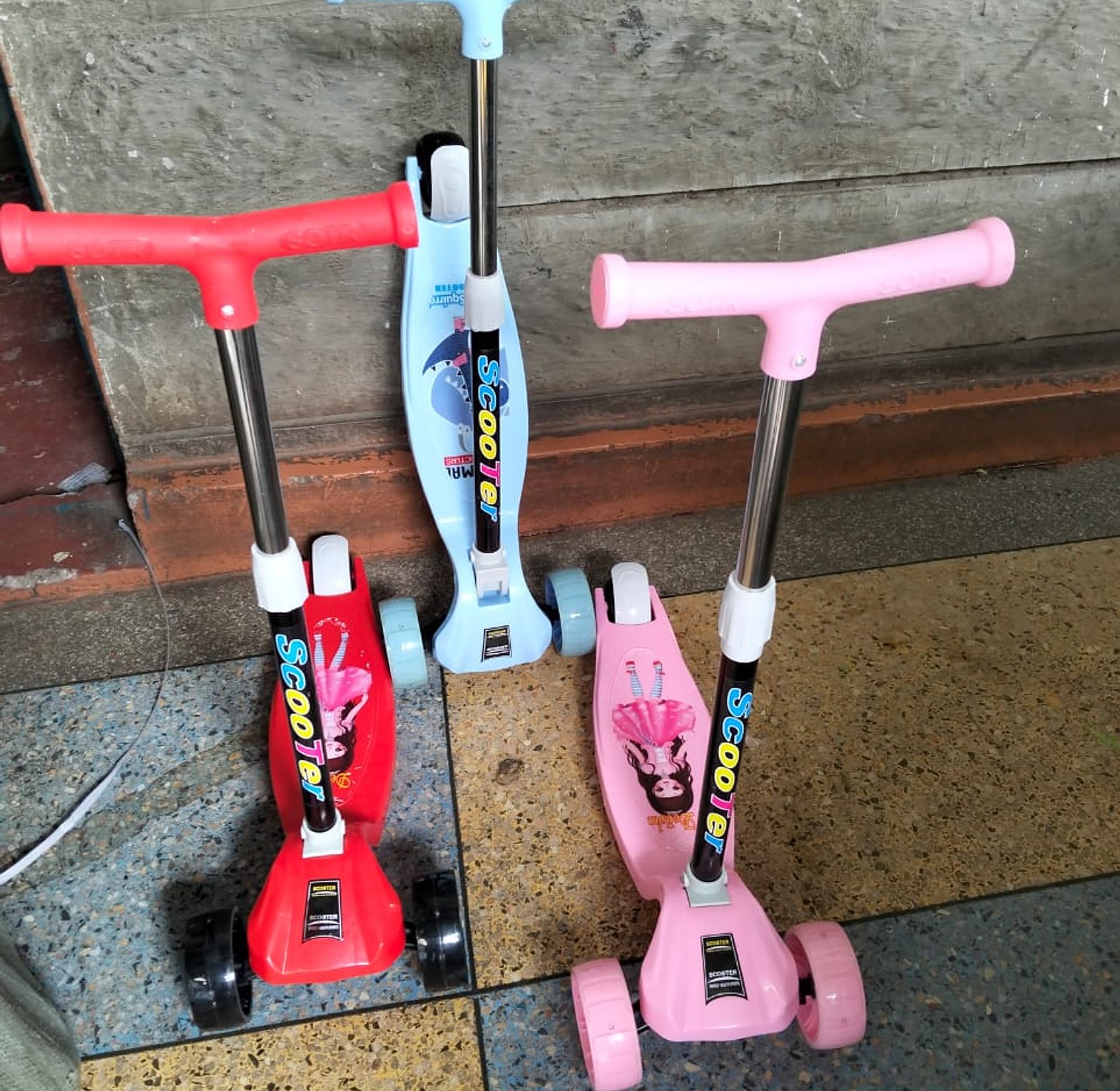 Kids Scooter 3yrs To 12yrs. Three-Wheeled Kids' kick scooters with adjustable handlebars image