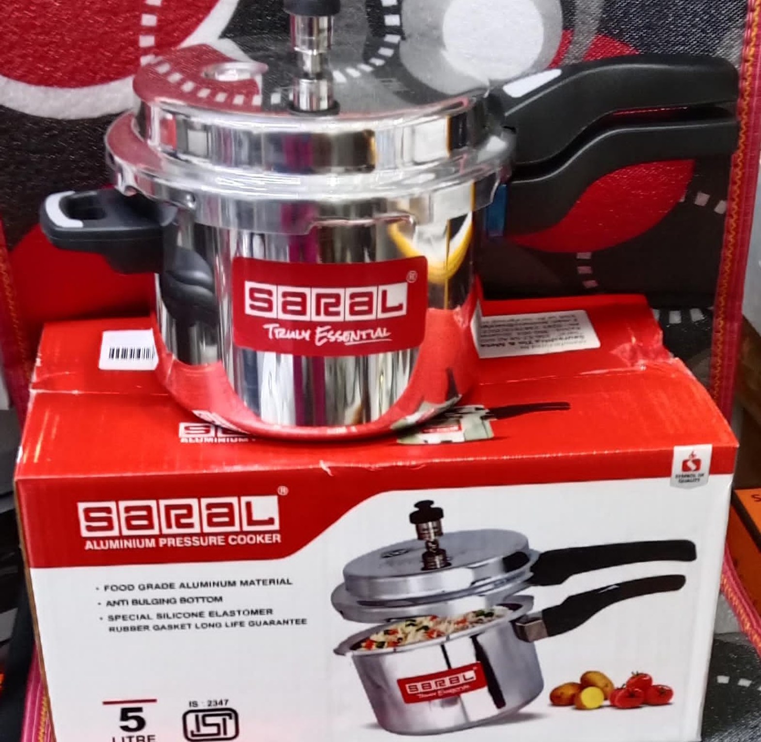 PRESSURE COOKER. Saral 5Ltr Aluminum Pressure Cooker image