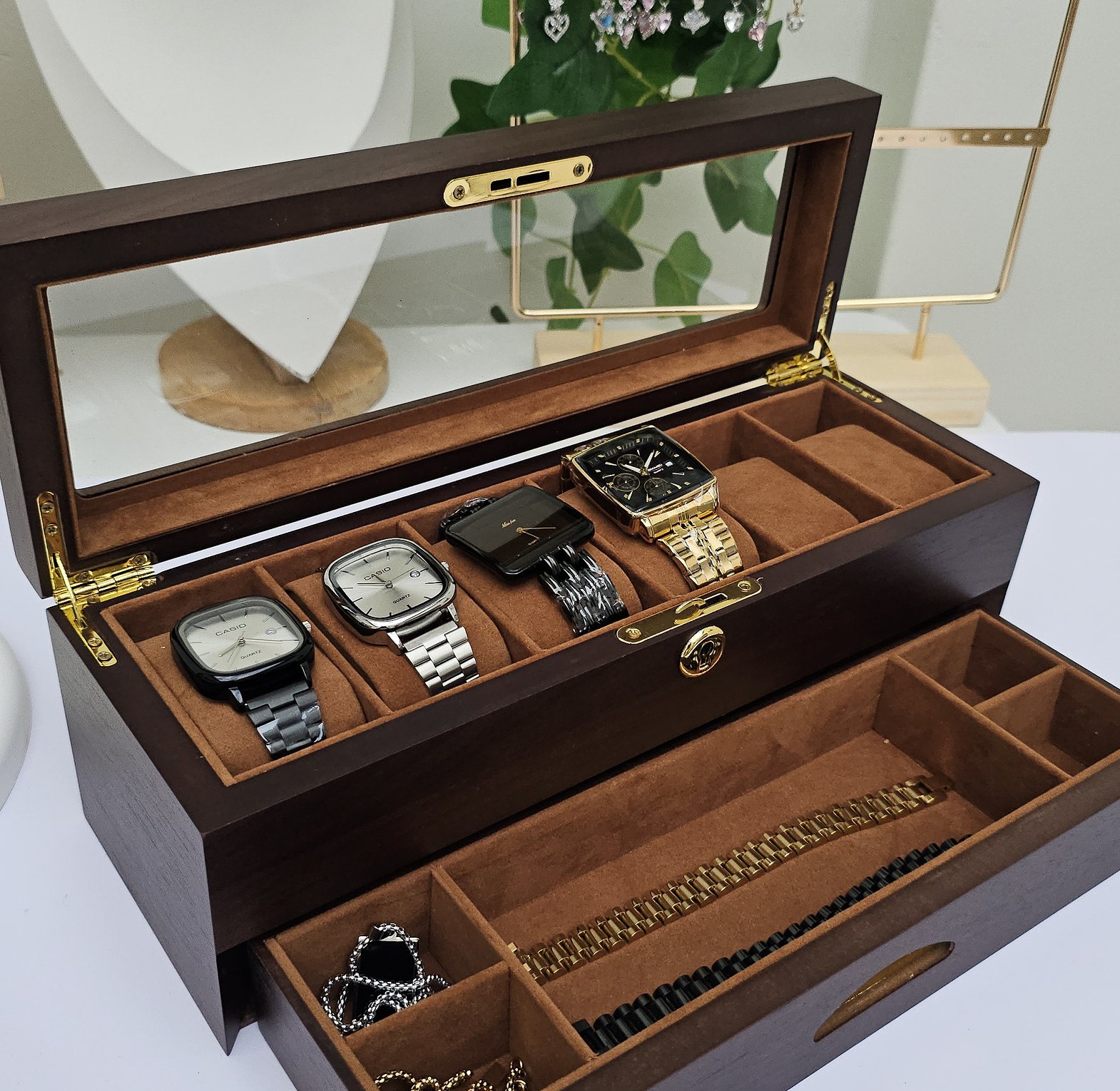 Watch organizer  image