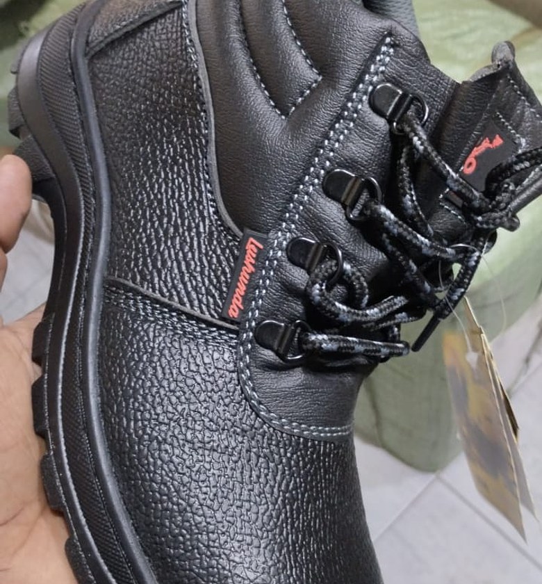  Safety Boot or Safety Shoe, All Seasons Home/ Industrial Safety Boots image