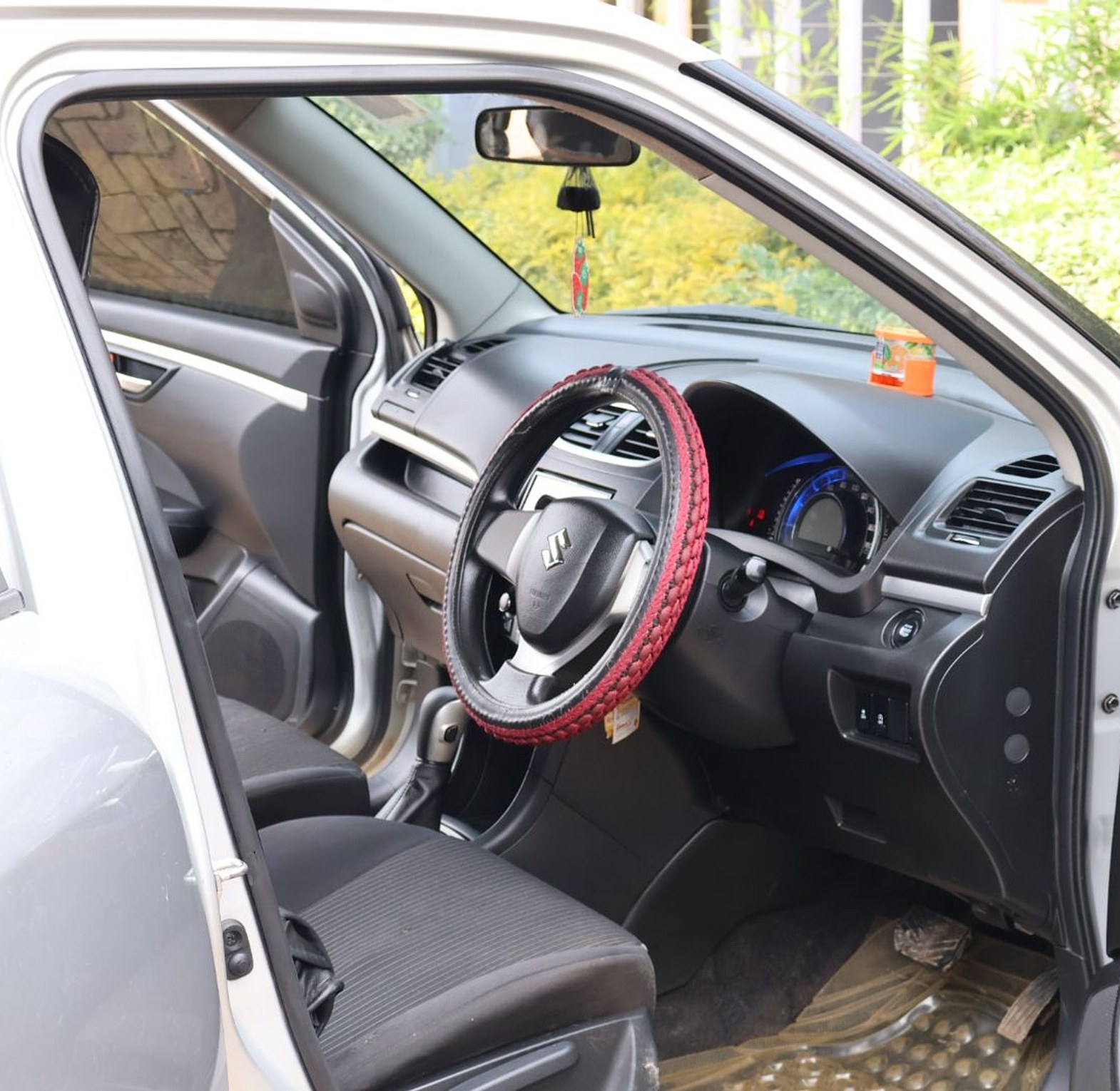  Suzuki Swift KDG, YOM 2014 Model, Automatic, Rating 1300cc image