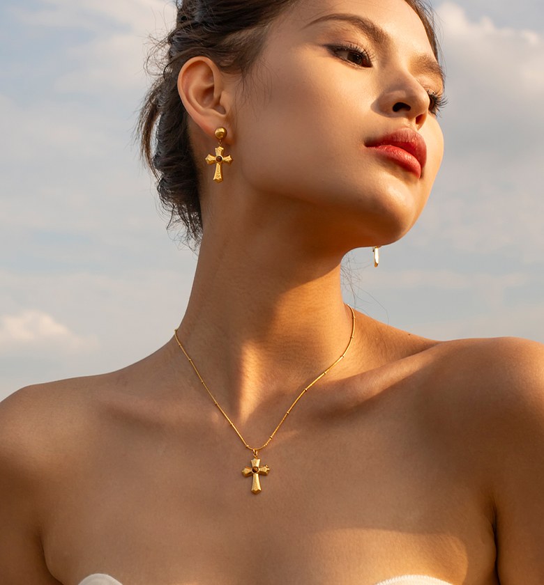 Maltese Cross Pendant image