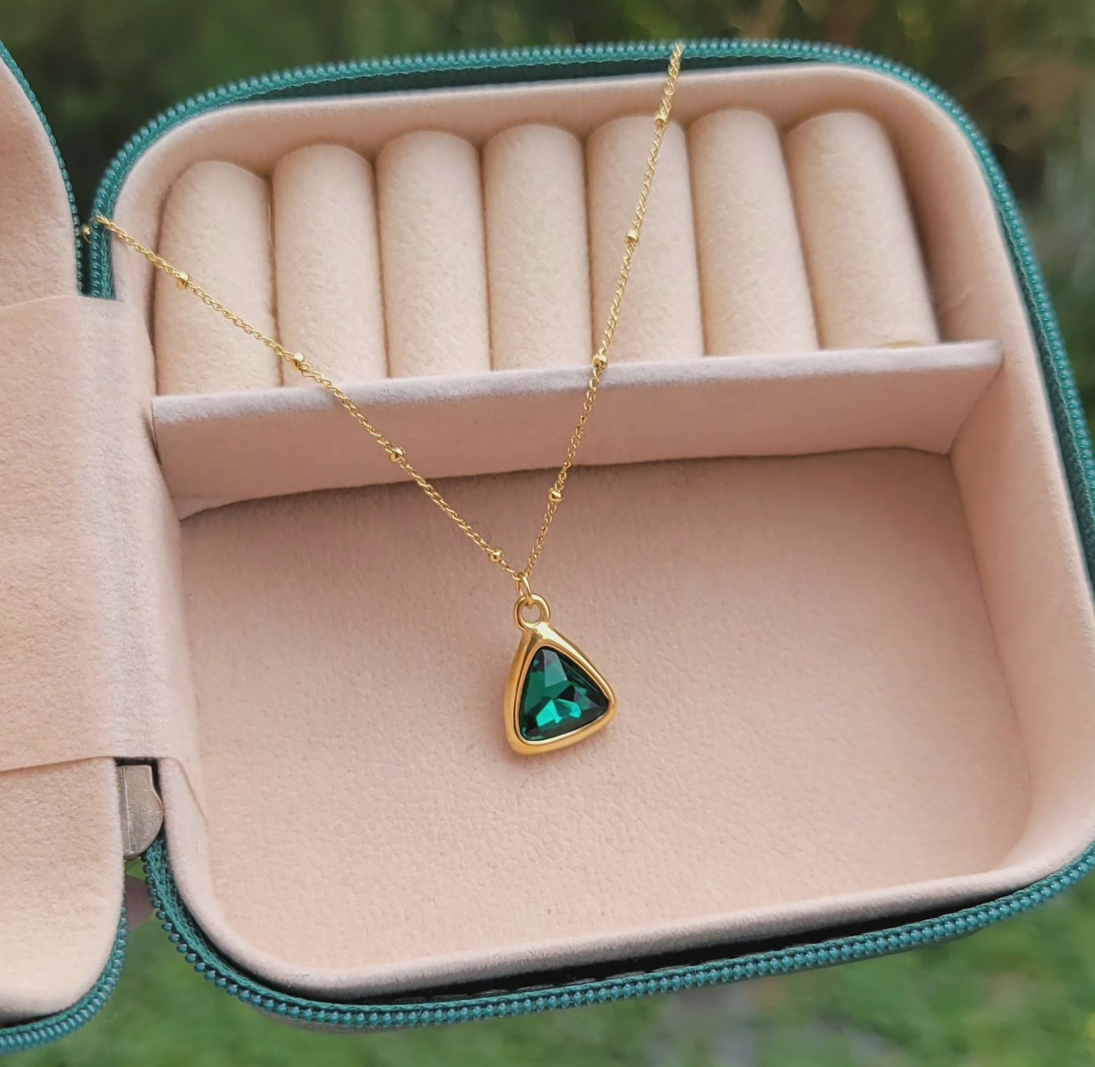 Ria emerald green necklace  image