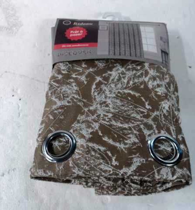 CURTAIN WITH 14 ROUND RIN image
