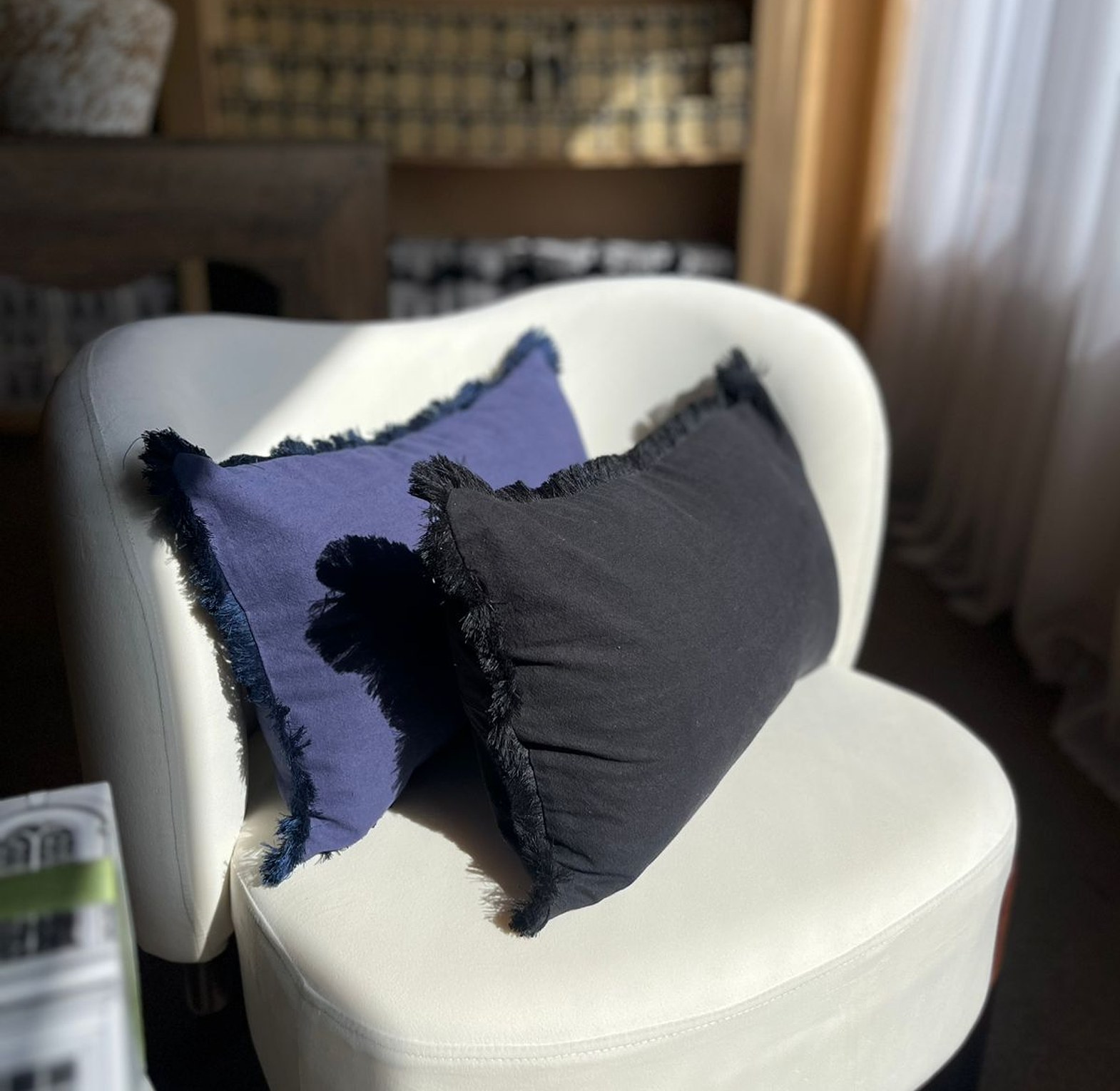 Linen ruffle lumbar pillows 30*50 image