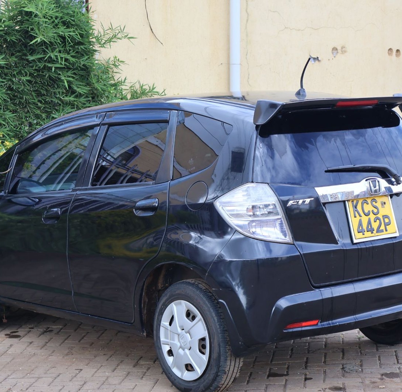  Honda Fit Hybrid KCS, YOM 2011 Model, Automatic, Rating 1300cc image
