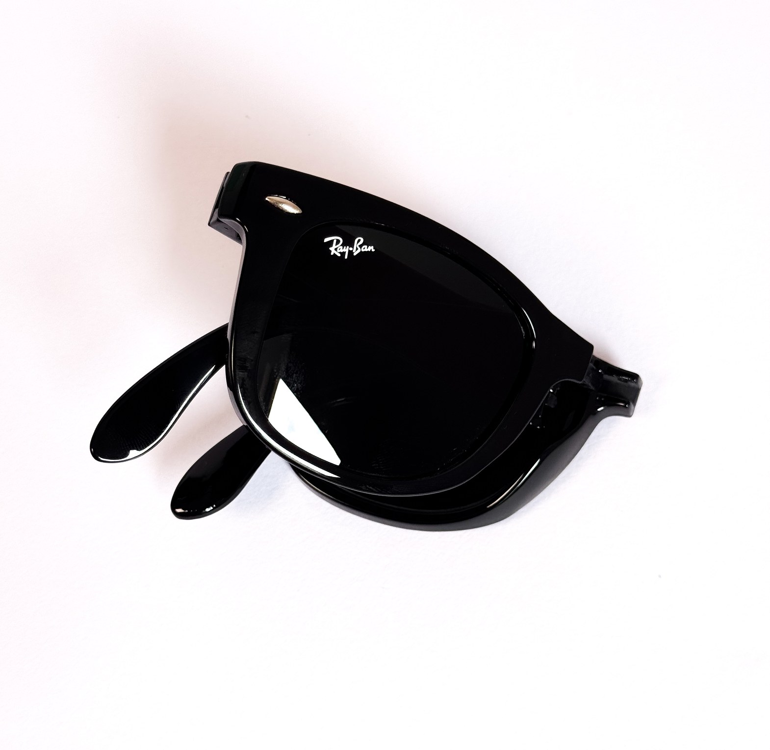 Ray-Ban Wayfarer Foldable Sunglasses image
