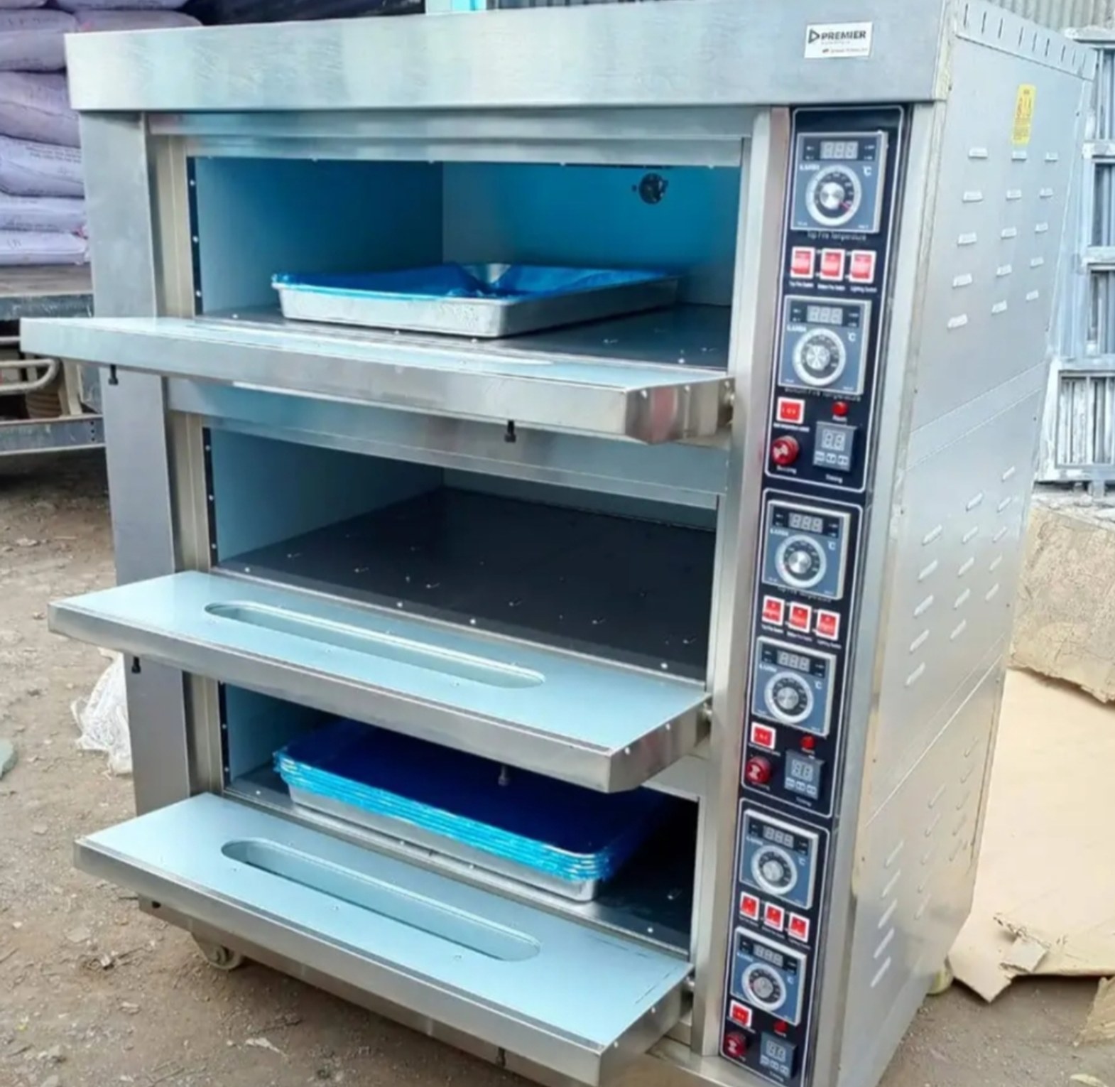 3 deck 6 trays industrial oven premier  image