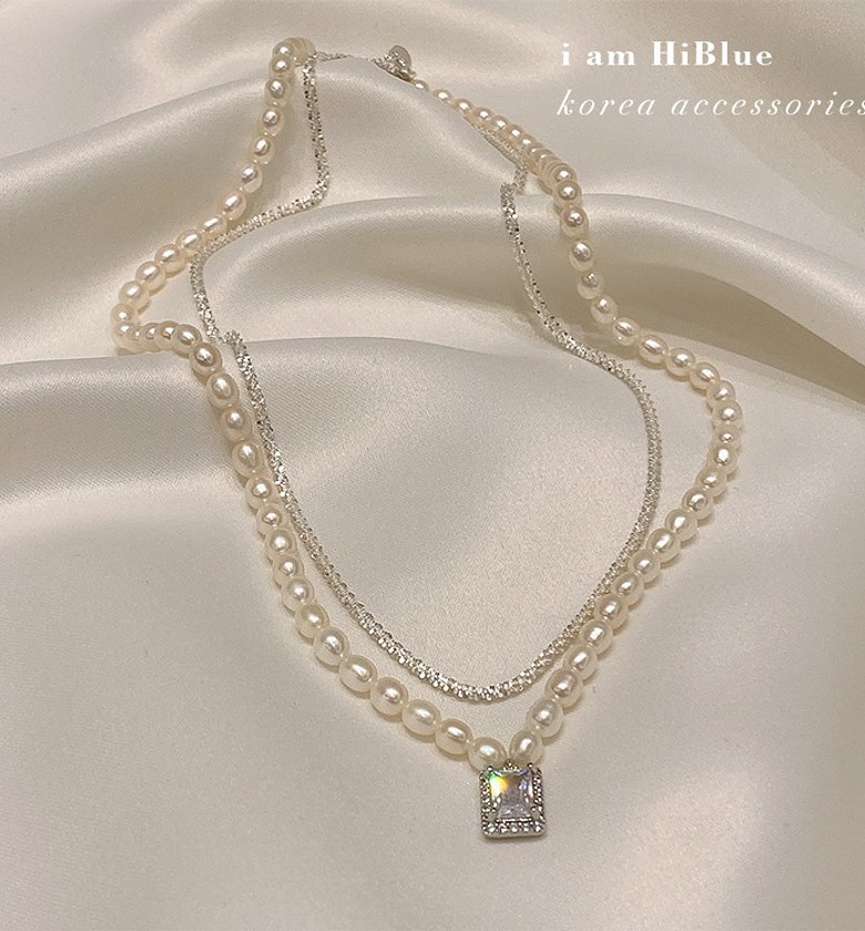 Layered pearl choker image