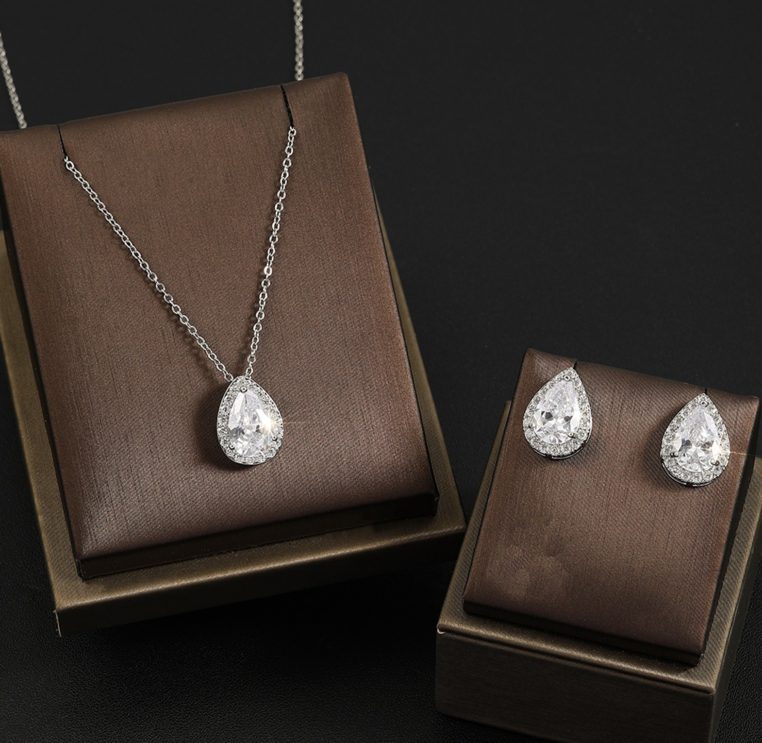 Teardrop cubic zirconia jewelry set image