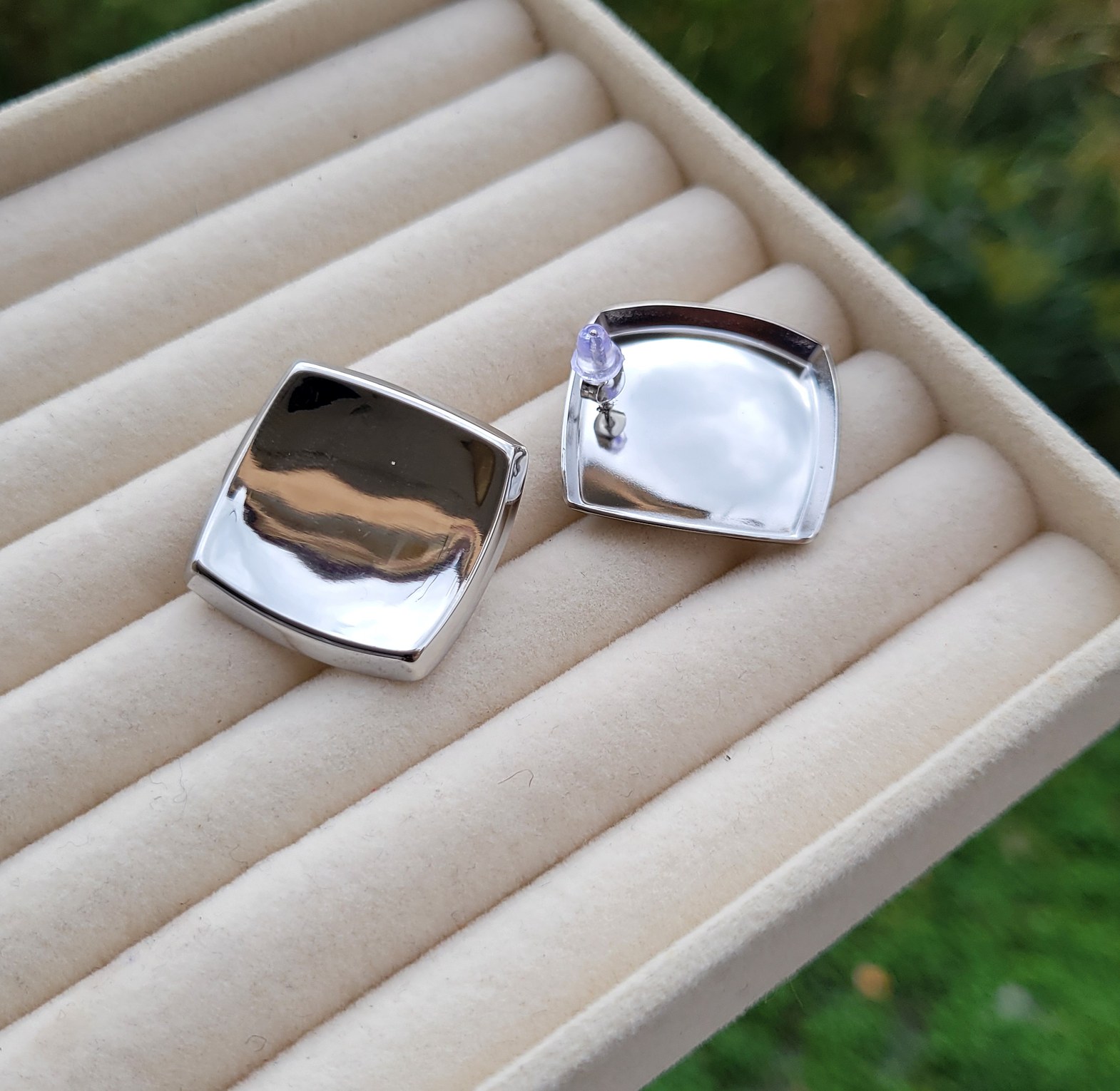 Square hoop  image