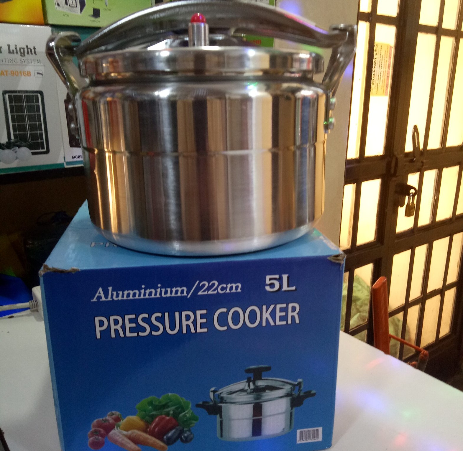 5L pressure cooker image