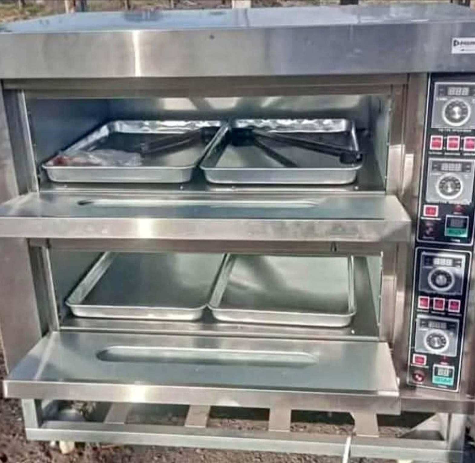 2 deck 4 tray oven image