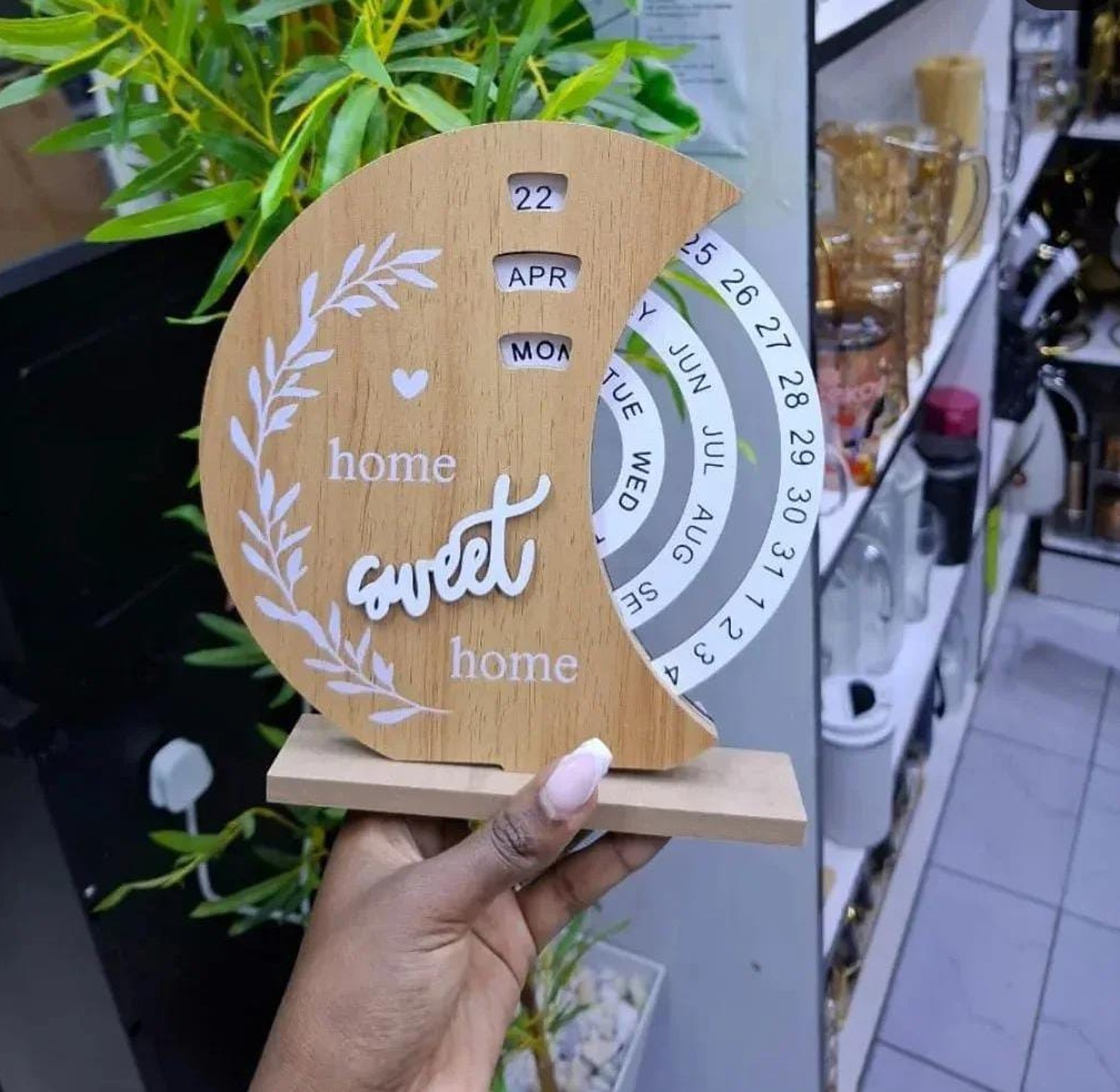 Wooden creative rotating calendar image