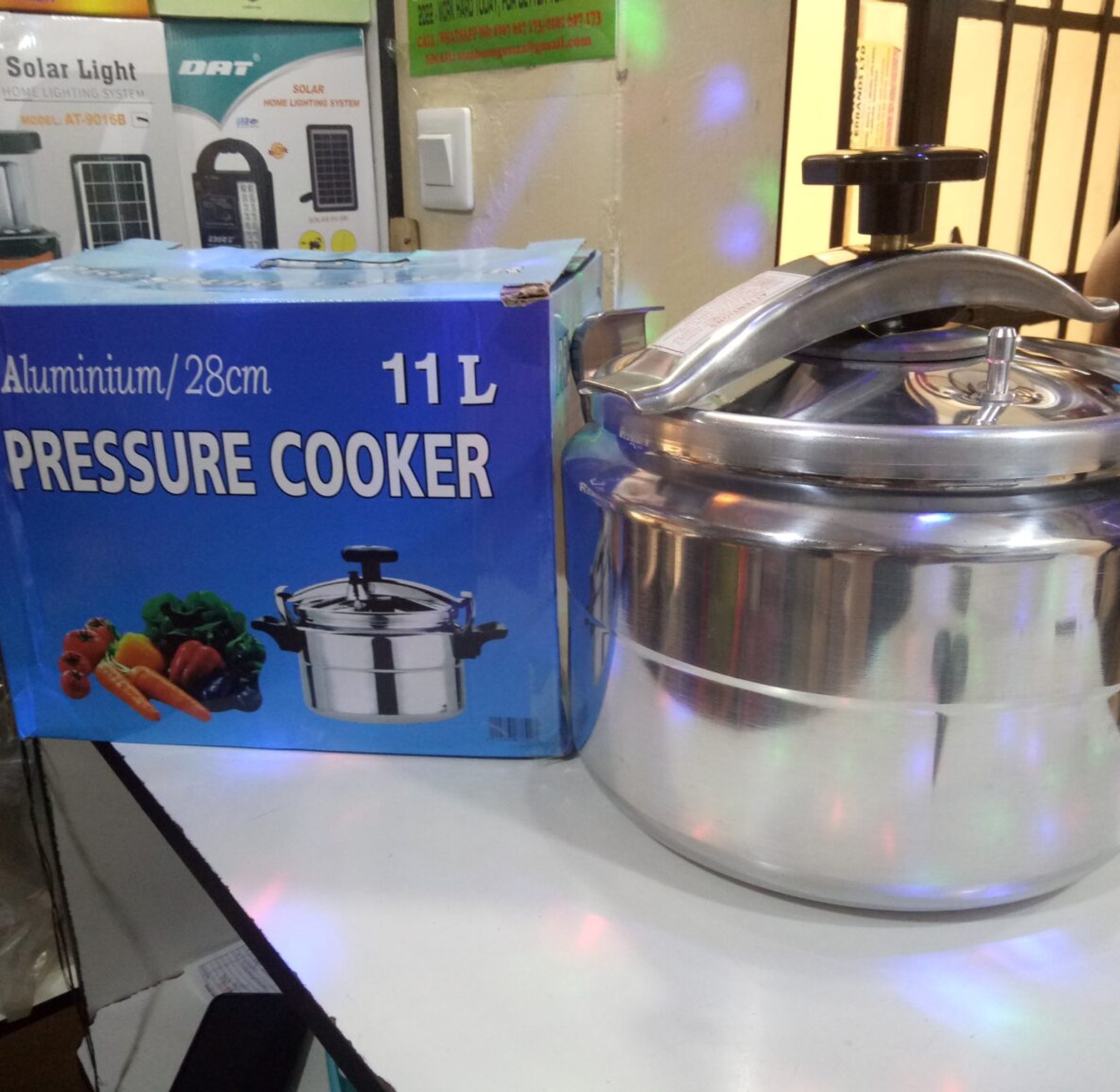 11L pressure cooker image