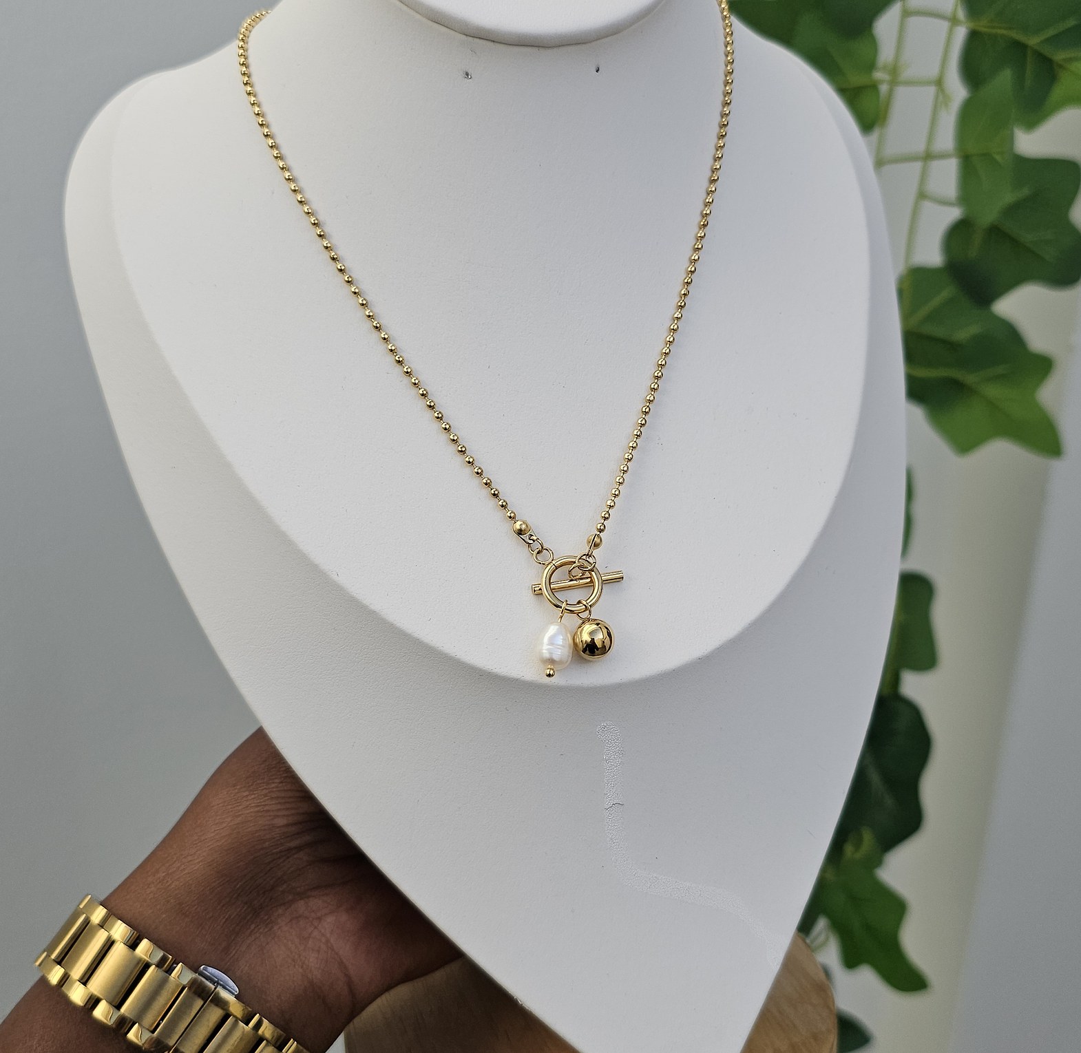 Pearl necklace  image
