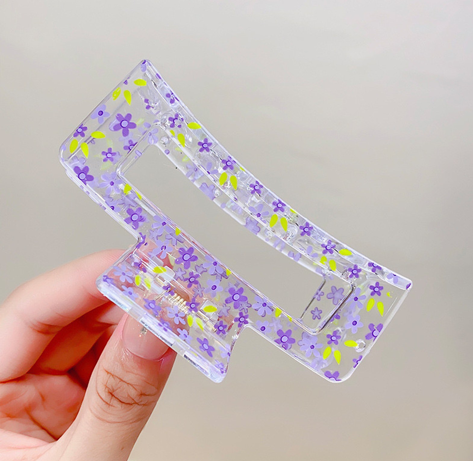 Acrylic Claw Clip image