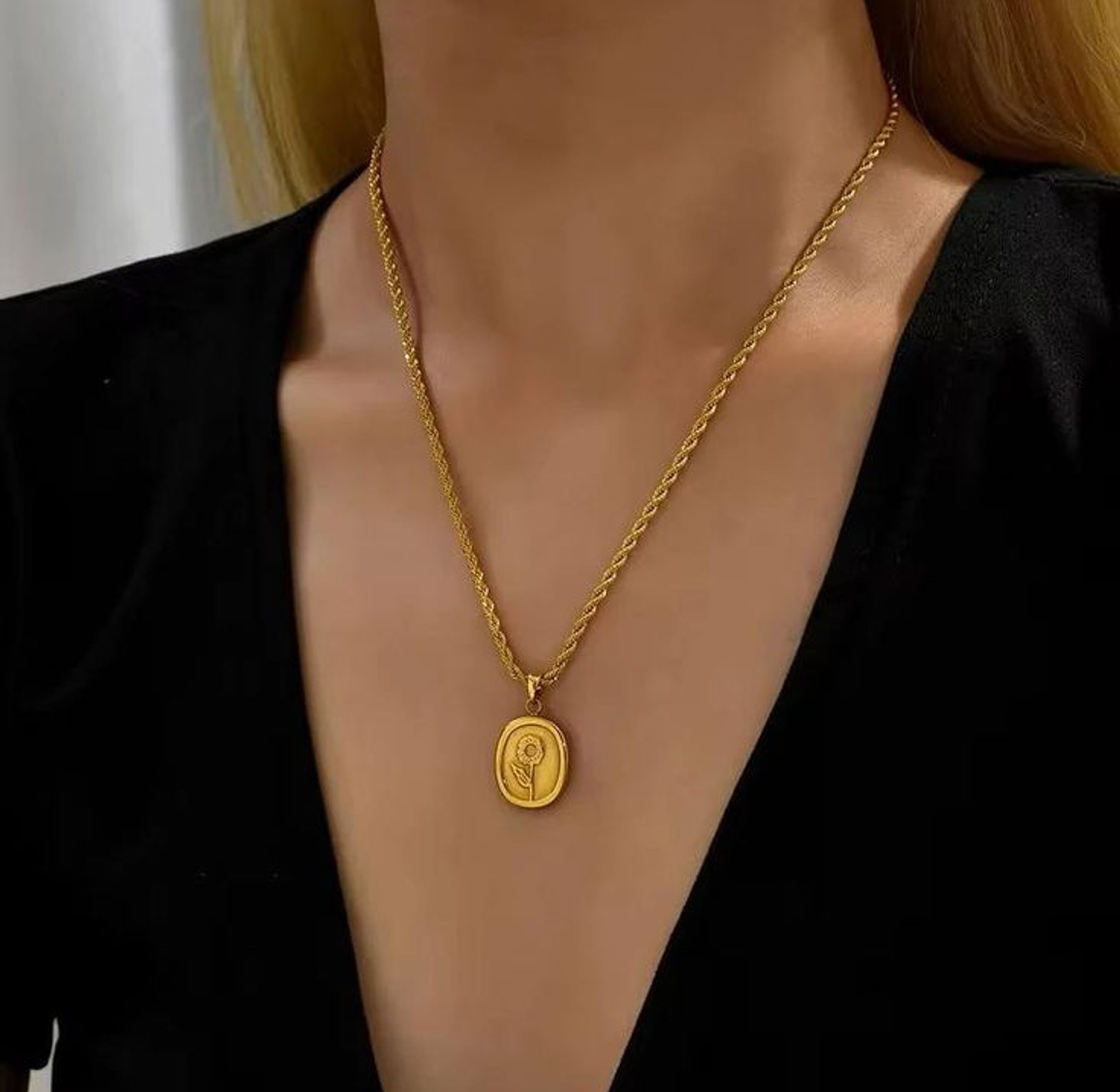 Rose necklace 2 image