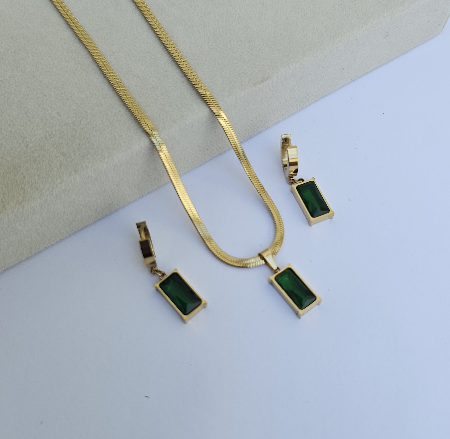 Merkel emerald Green set image
