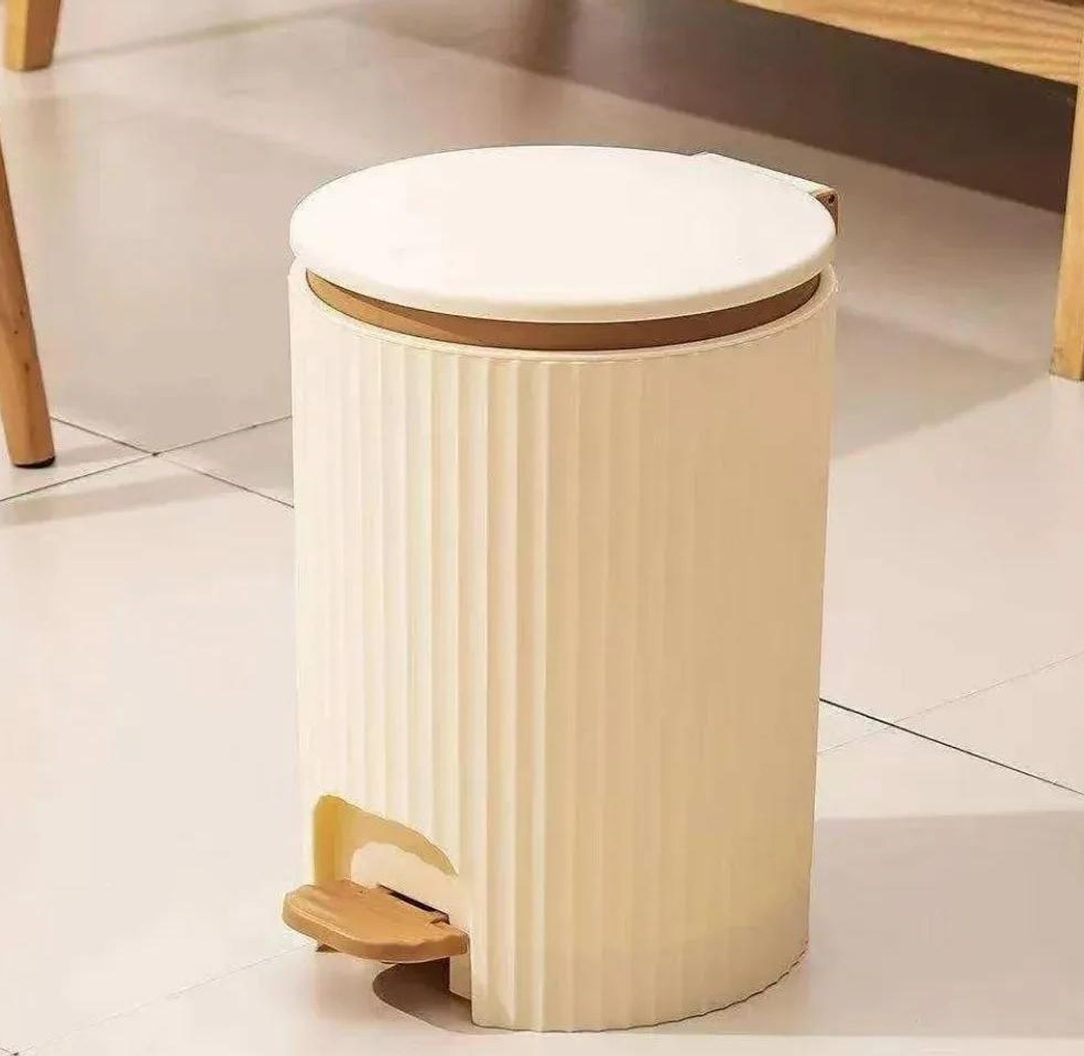 Foot Pedal push dustbin/trash can image