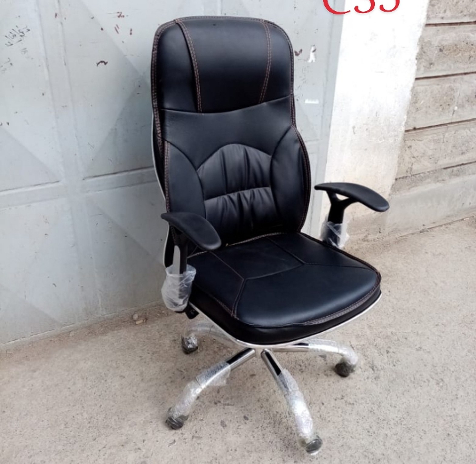 Executive boss managerial office chair image
