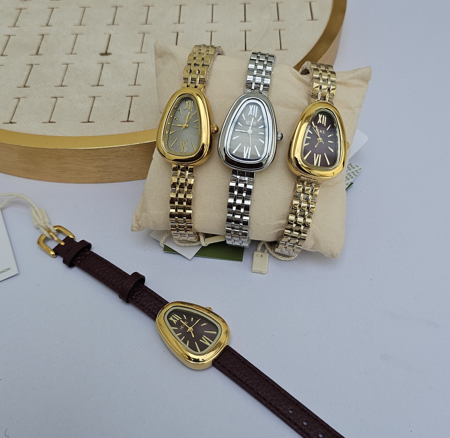 Serpentine vintage watches  image