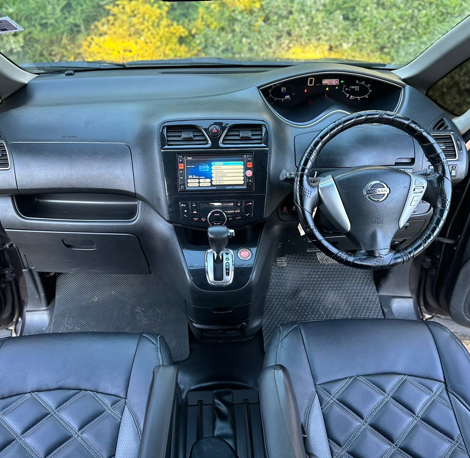 Nissan  Serena KCW, YOM 2012 Model,  Automatic, Rating 2000cc 7 seater, image